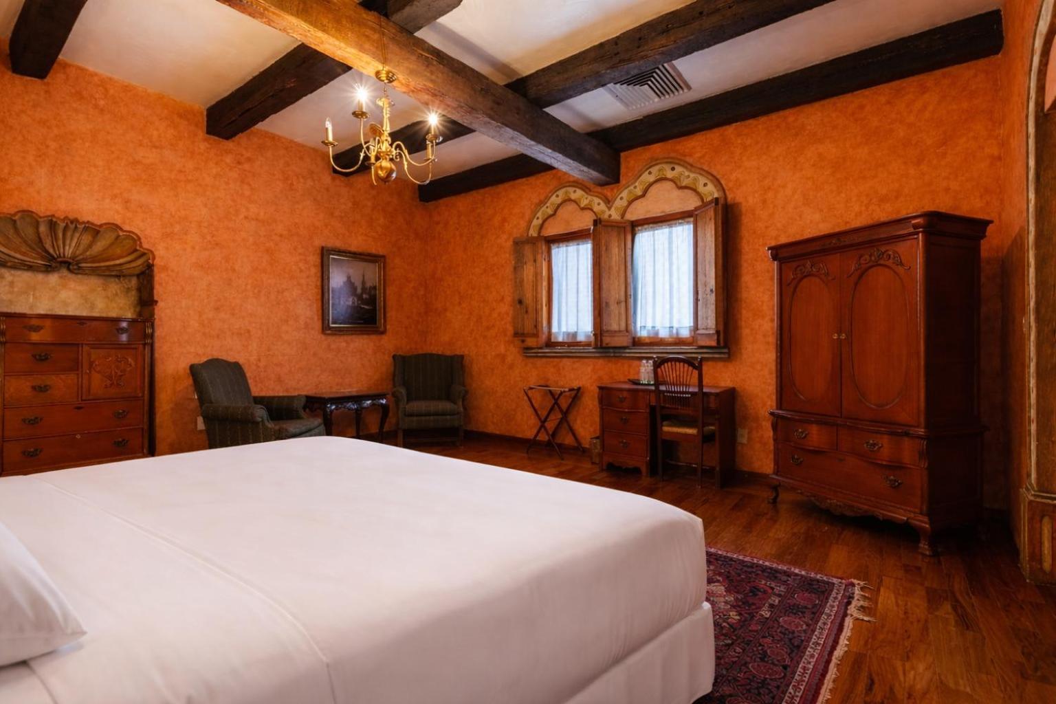Deluxe Suite,1756419514:JPEG