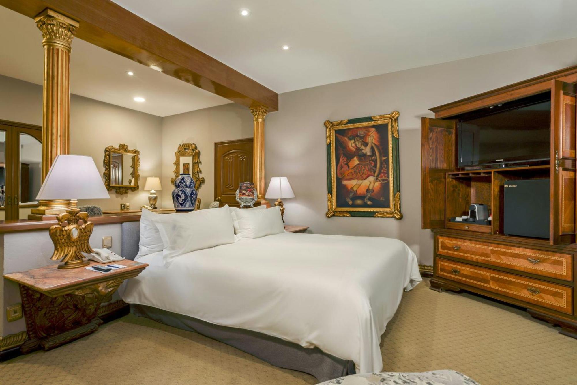 Grand Class King Room Concierge Level