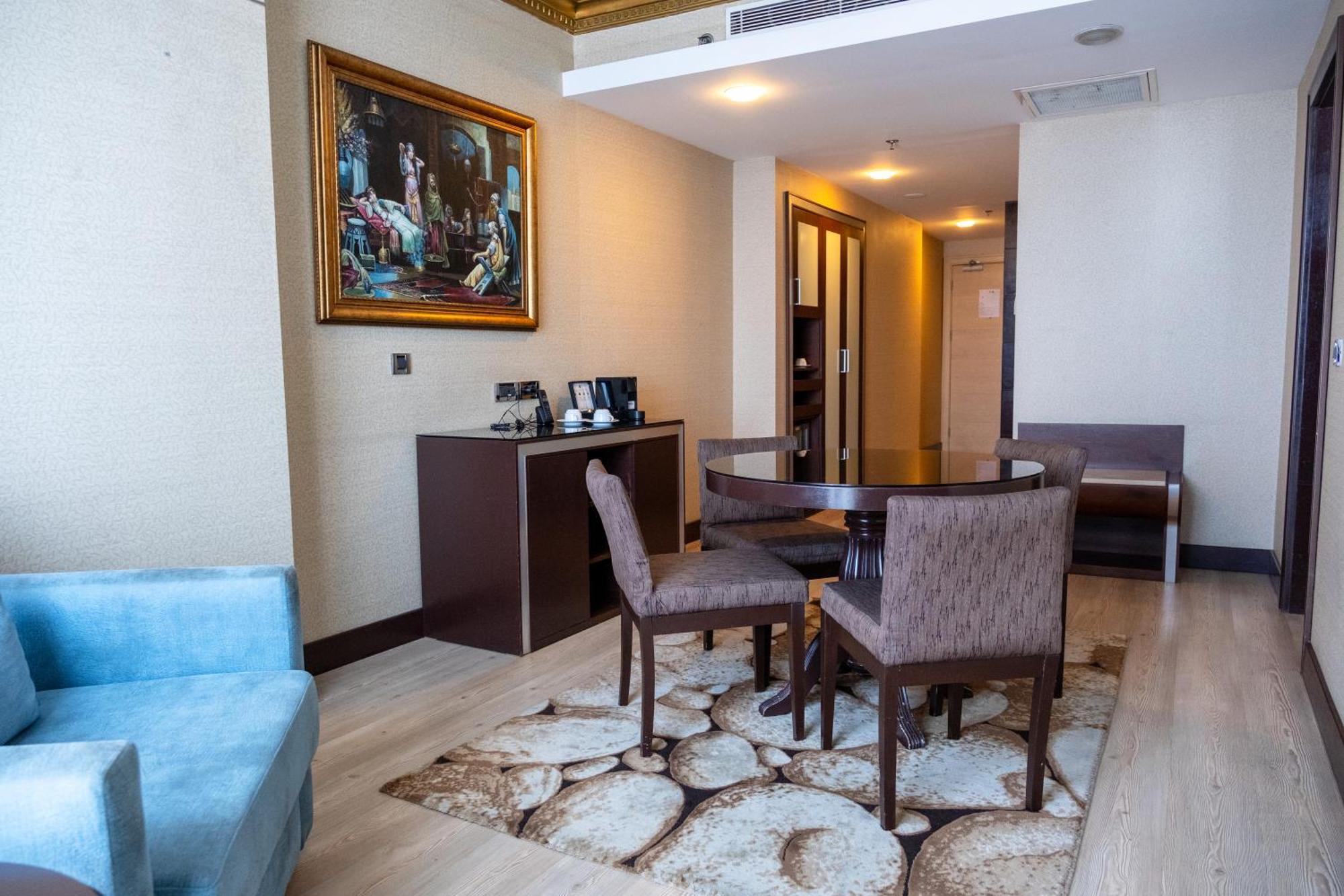 Senior Suite