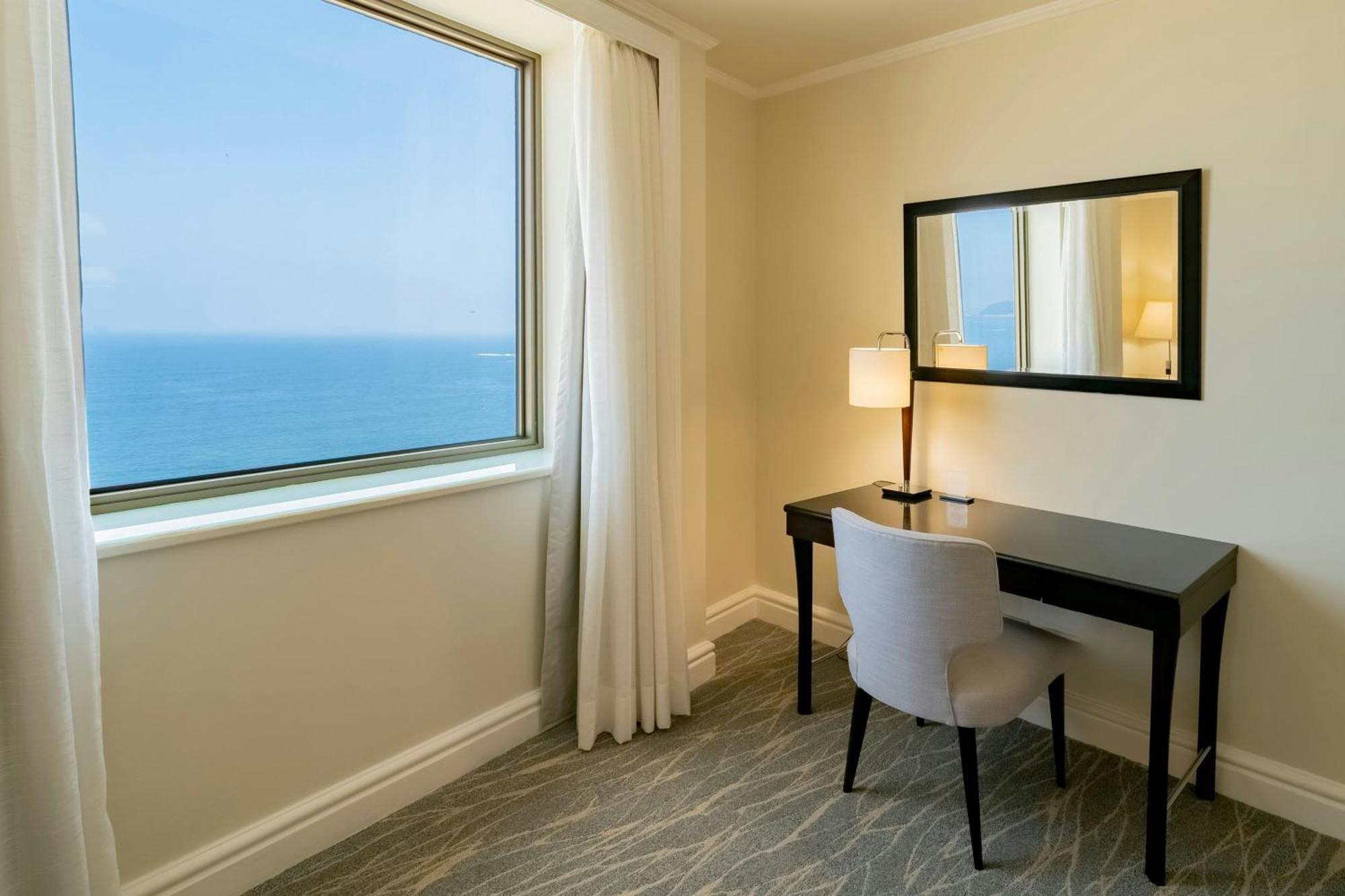 Deluxe Guest room, 1 King, Ocean view,1756442006:JPEG