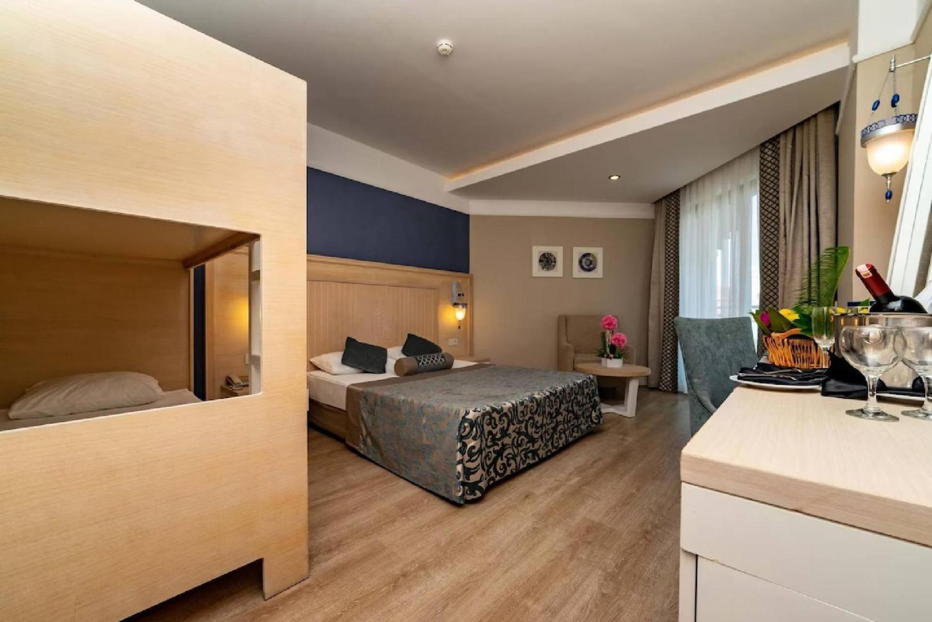 Superior Room Bunkbed Partial Sea View