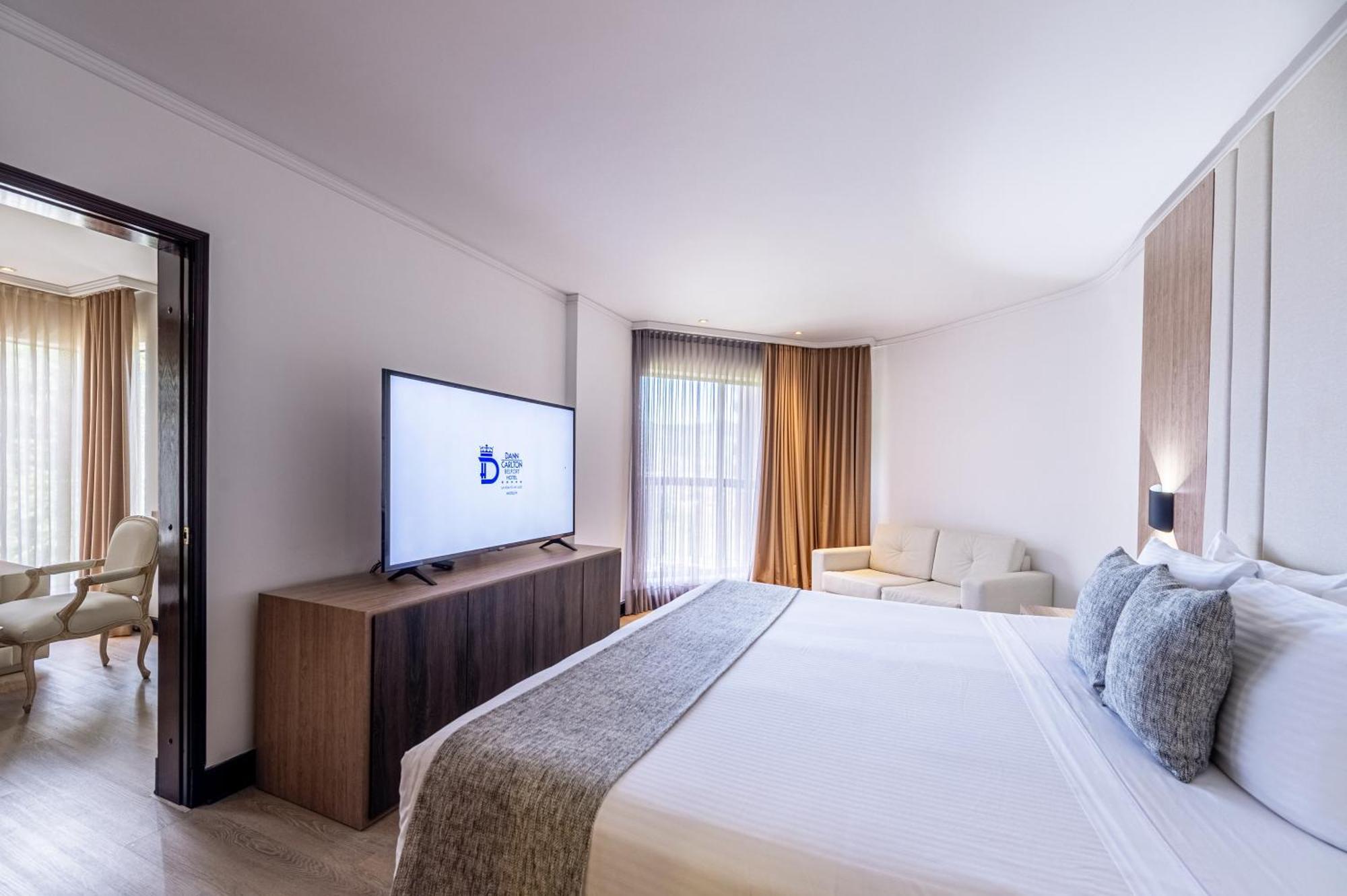 Suite,1756525941:JPEG