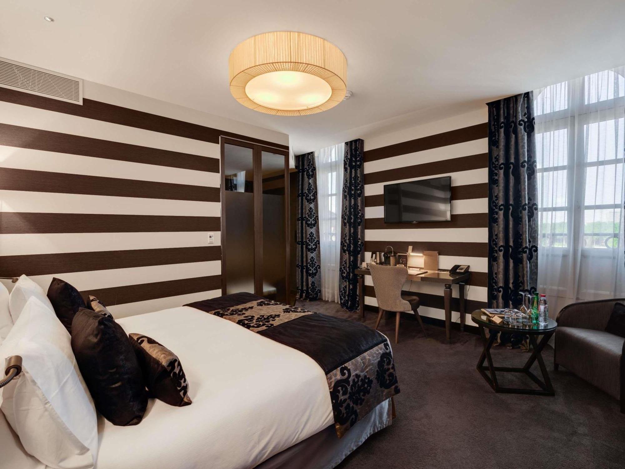 Superior Double Room Shower,1756562600:JPEG