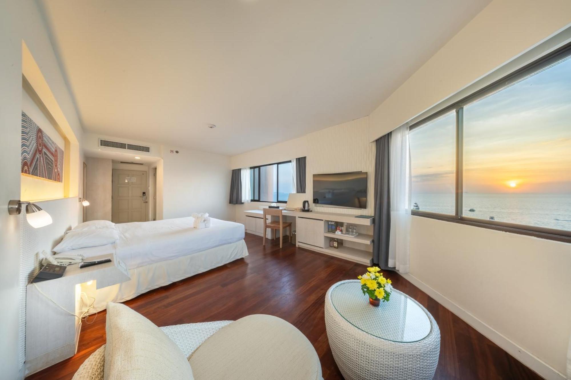 Honeymoon Suite Seaview - Palm wing,1756567788:JPEG