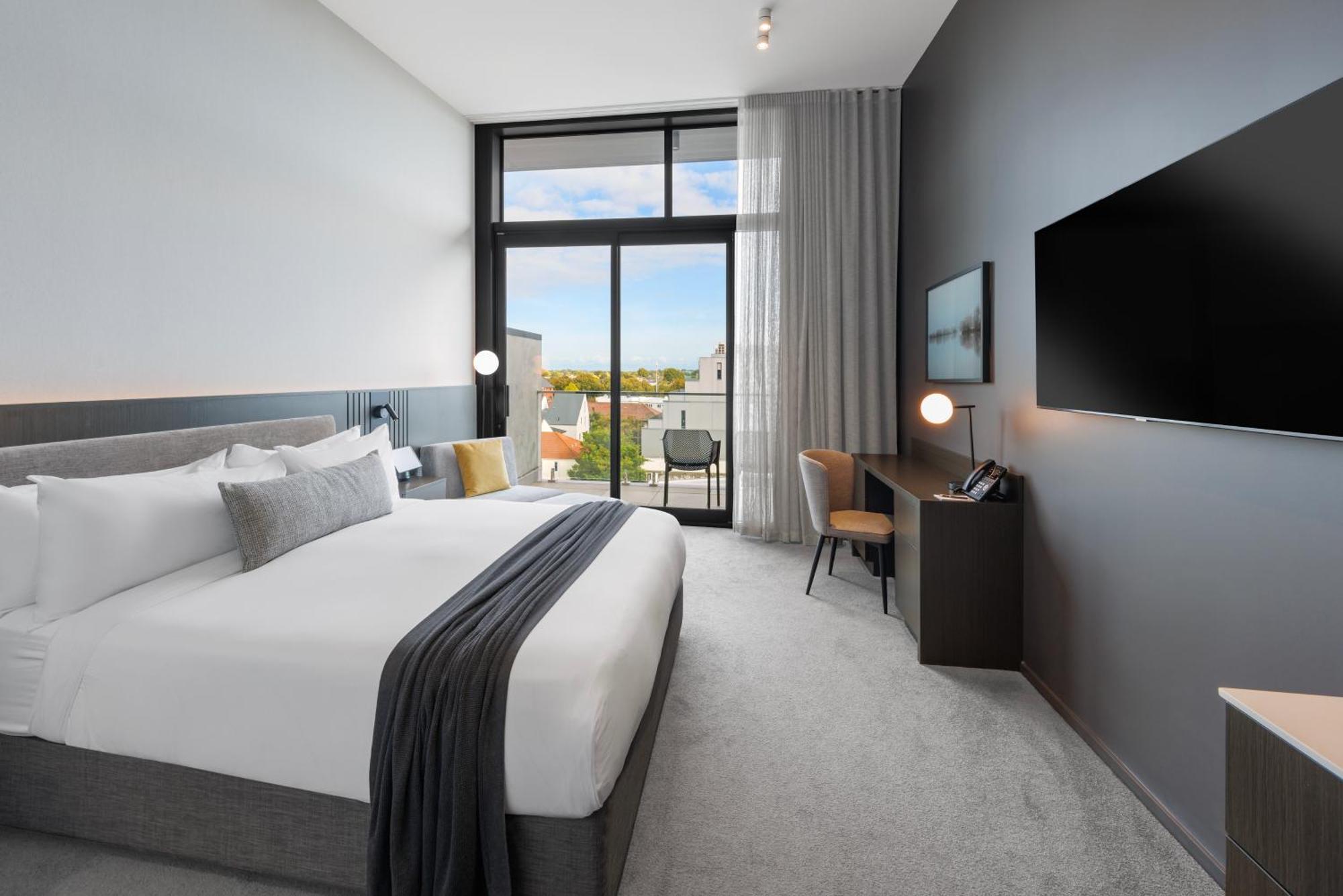 Top of House King,1756831604:JPEG