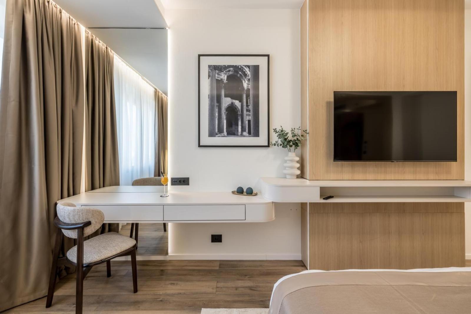 Premium Double Room Balcony Jacuzzi