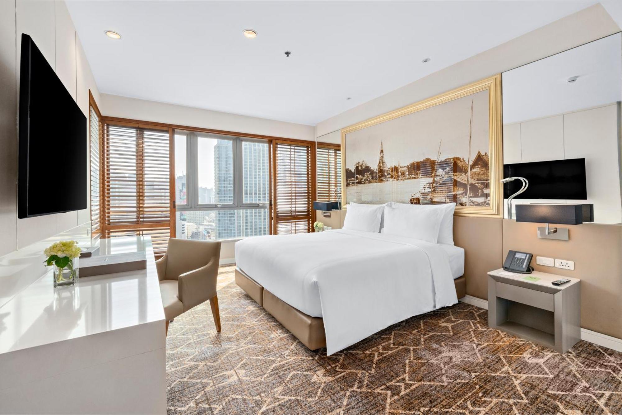 Corner Balcony Suite