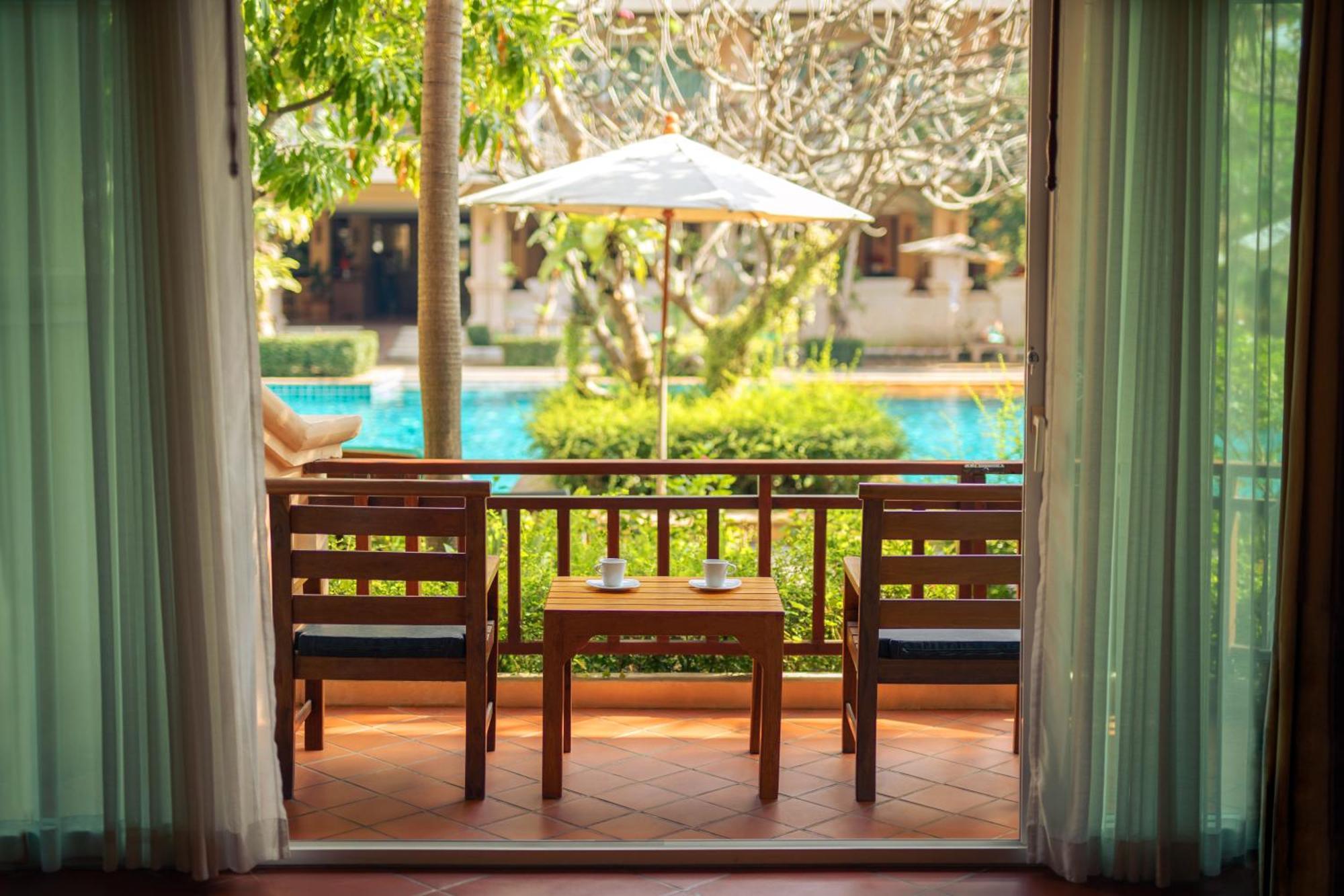 Deluxe Double or Twin Room Pool Access