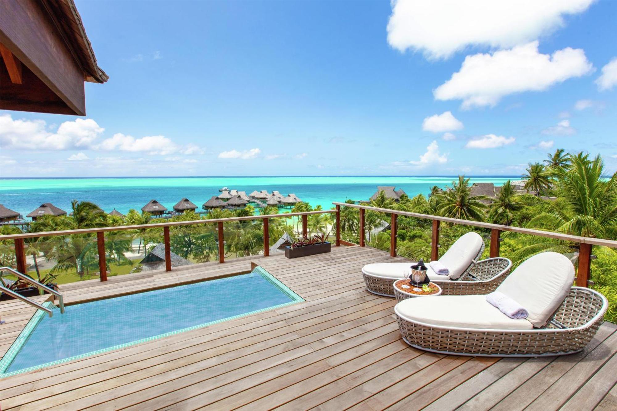 Villa mit Pool und Lagunenblick