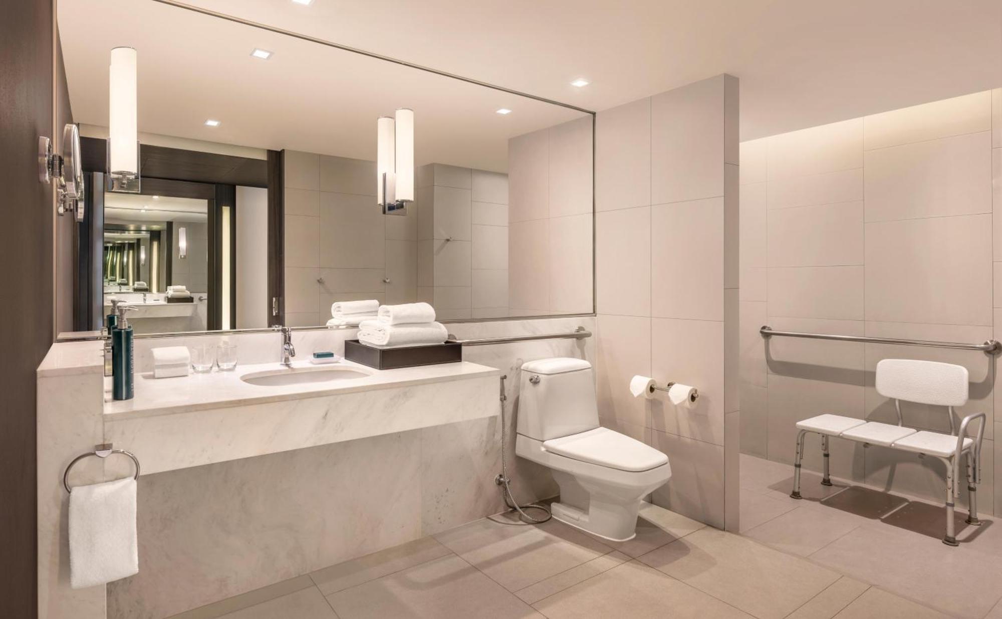 King Room - Mobility Accessible,1758381507:JPEG