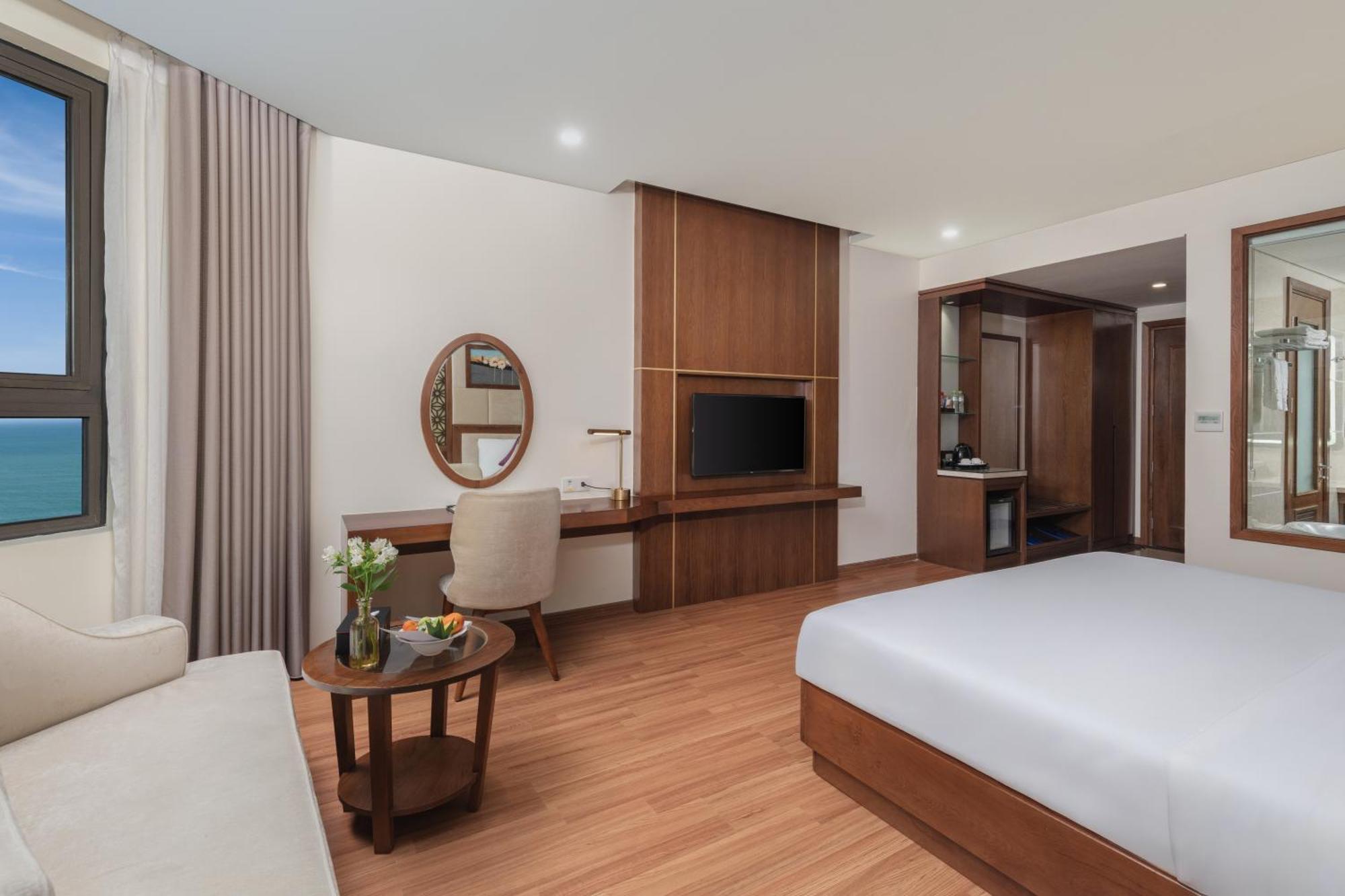Grand Double Room Partial Ocean View Afternoon Tea Per