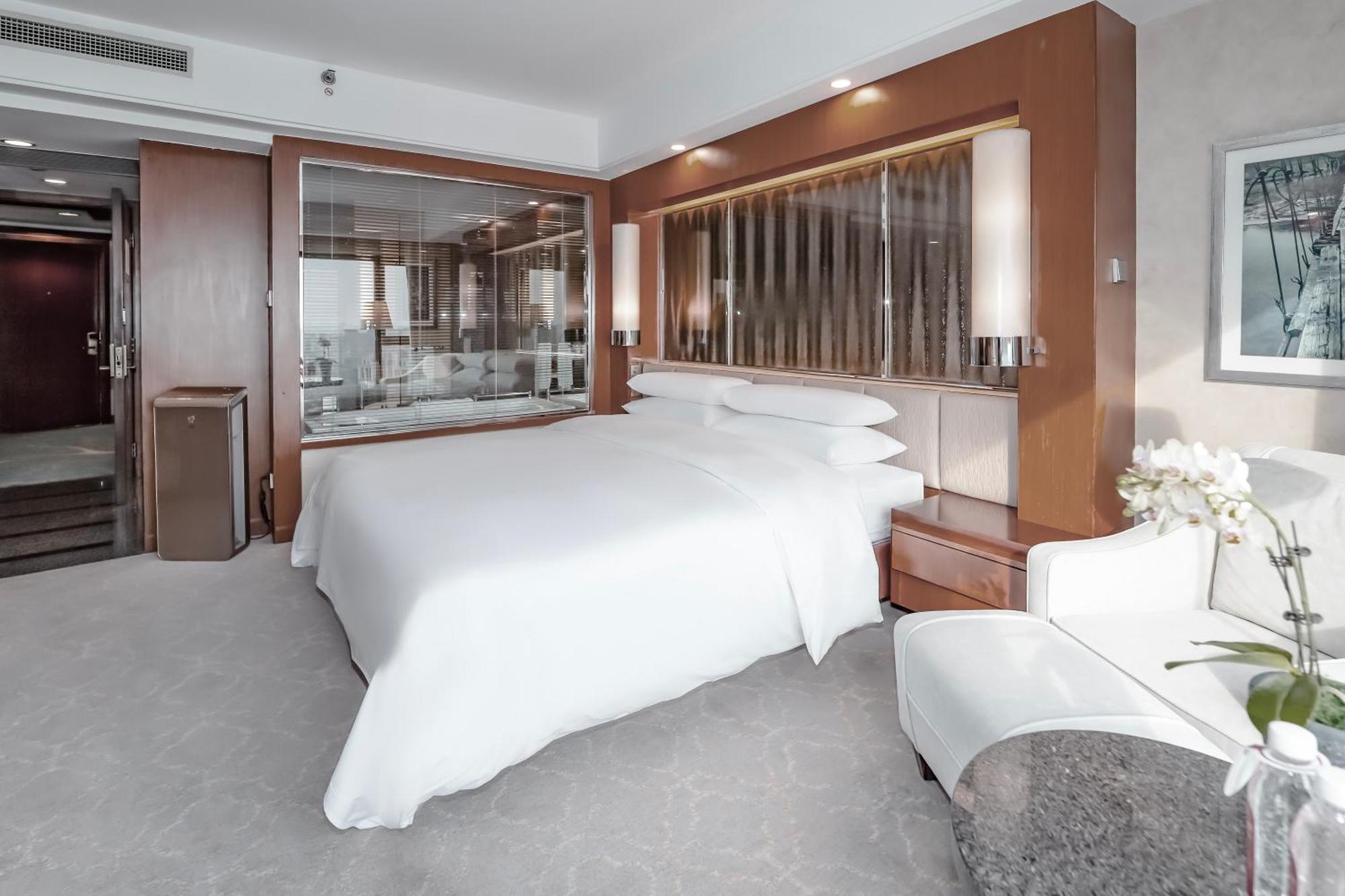 Executive King Bed Room