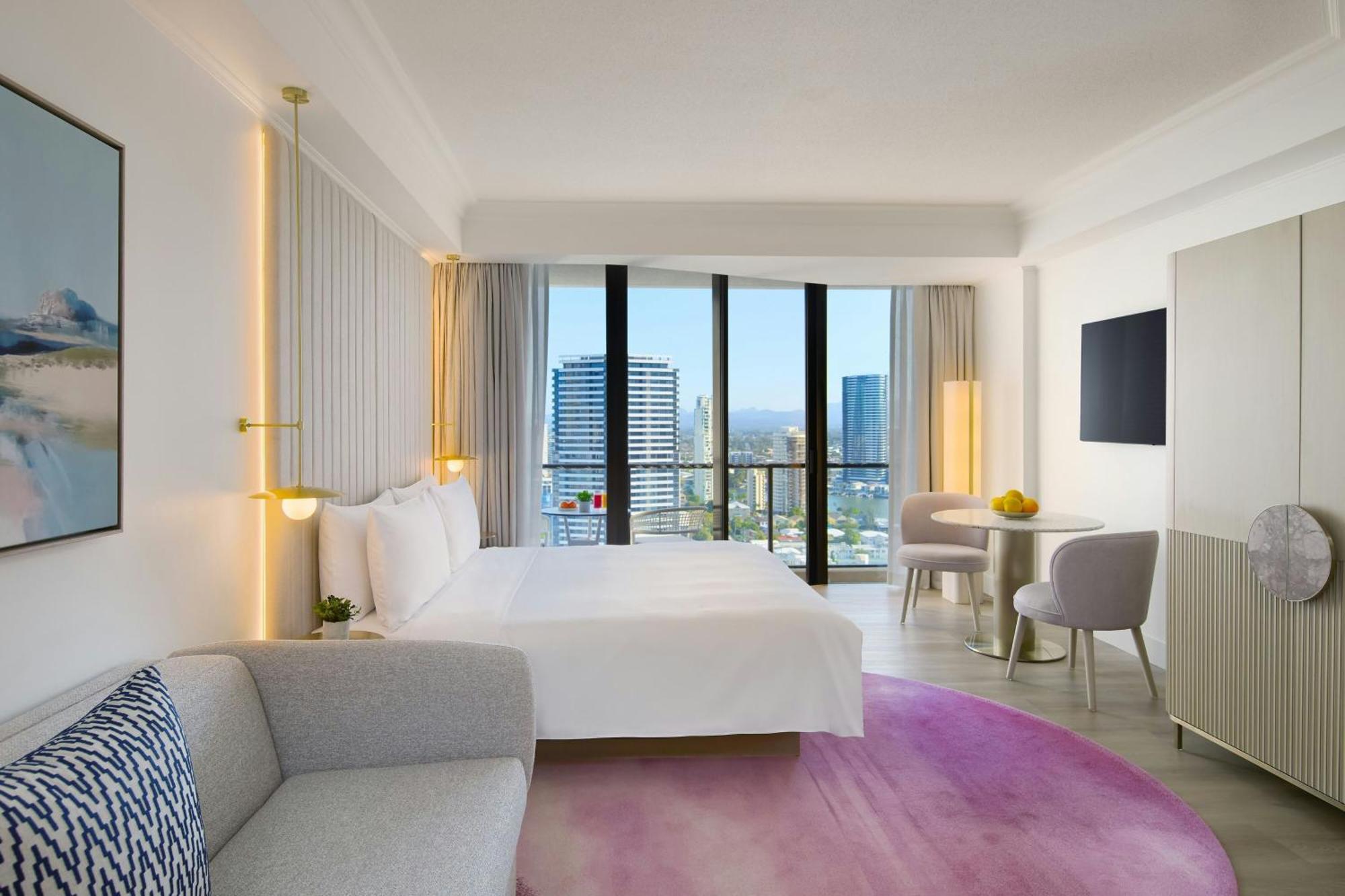 Deluxe King Room City View