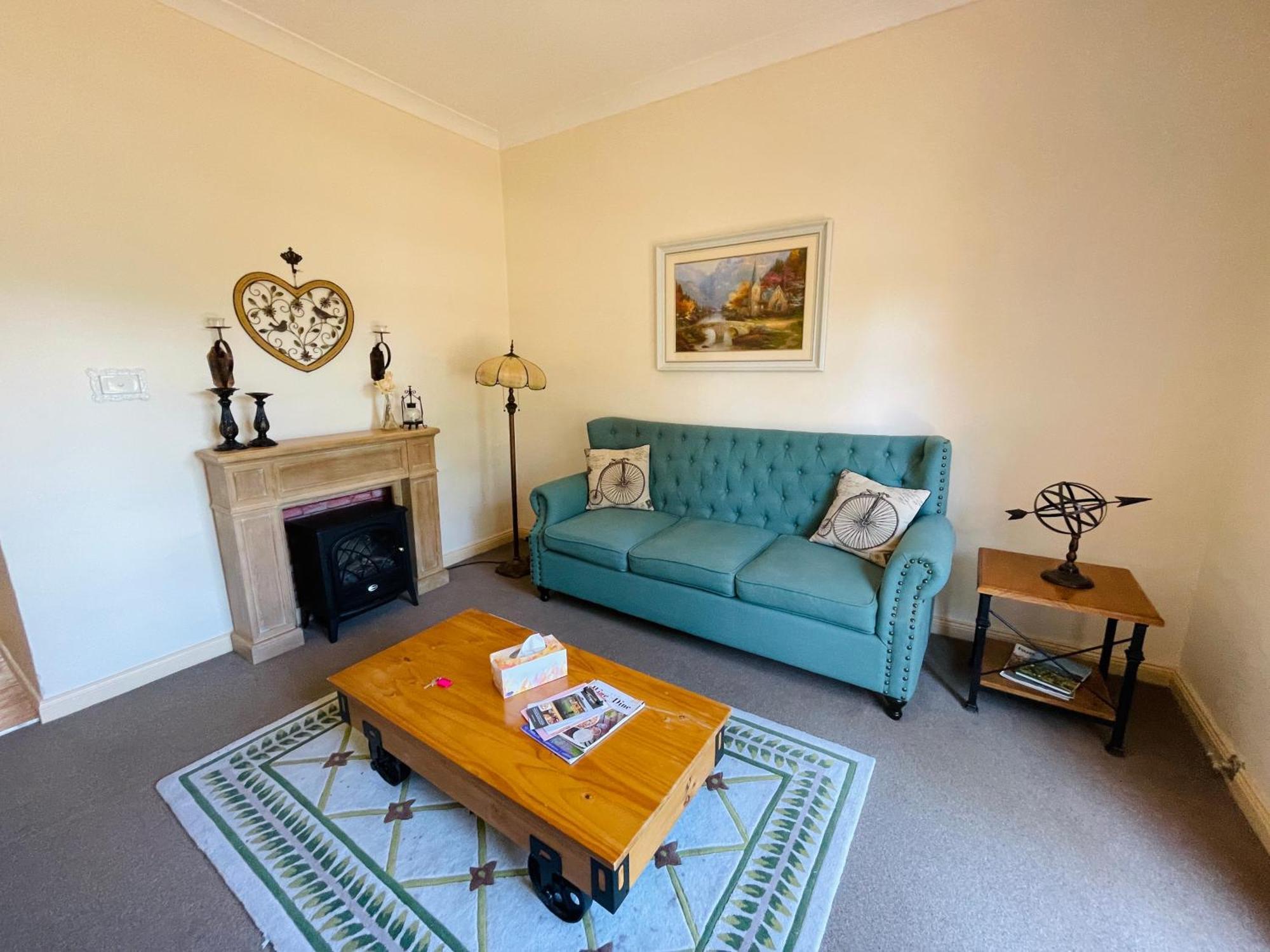 Deluxe Queen Suite