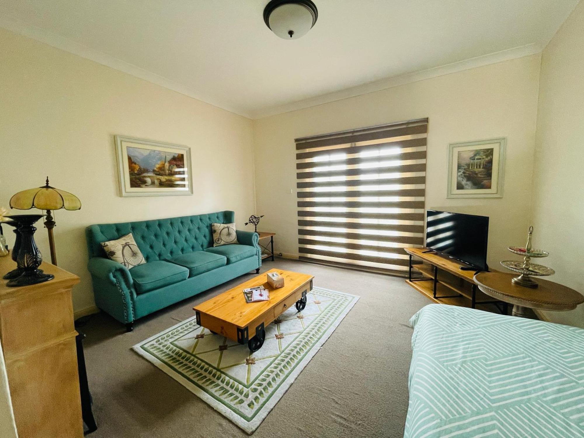 Deluxe Queen Suite