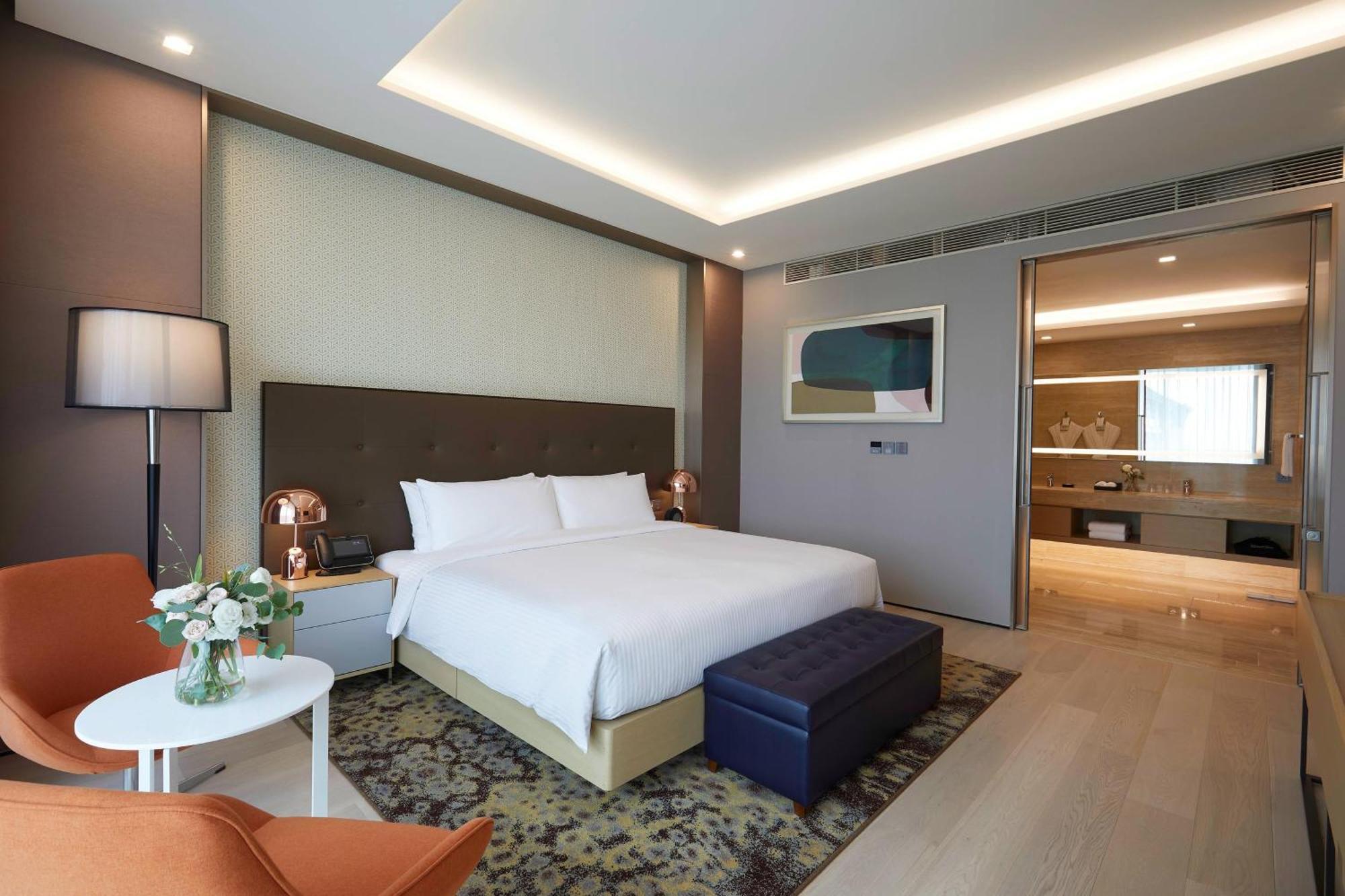 Deluxe Suite King Bed