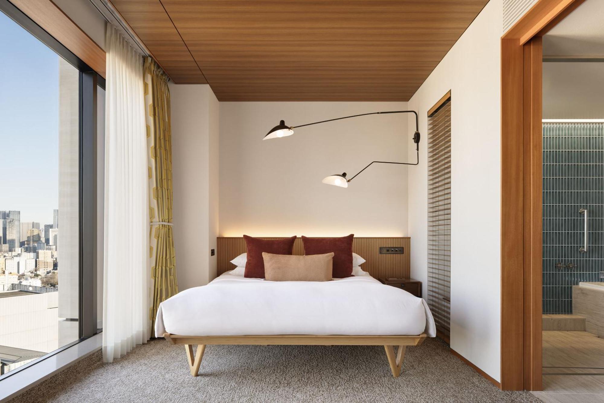 Superior Queen Room with City View