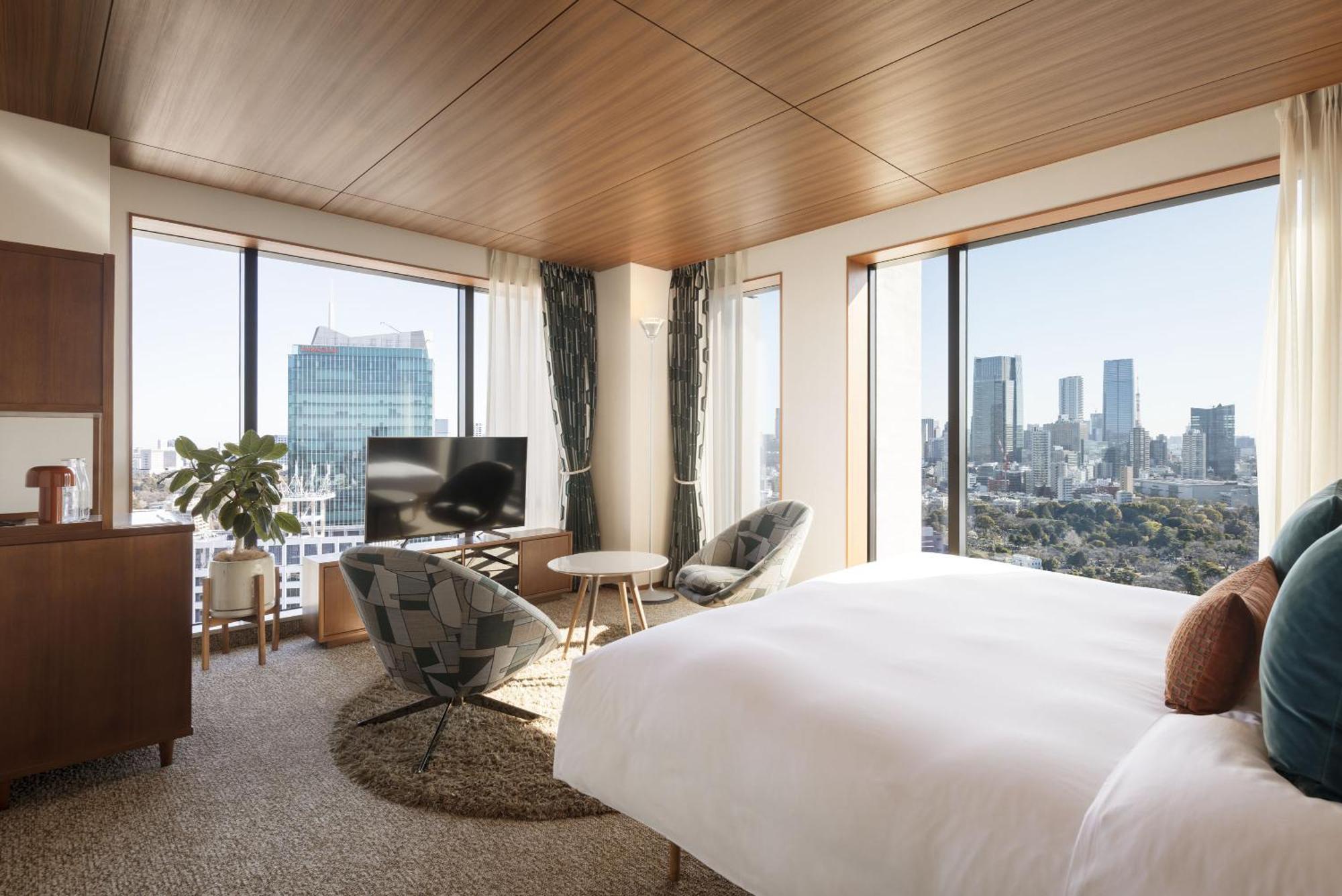 Deluxe King Room City View