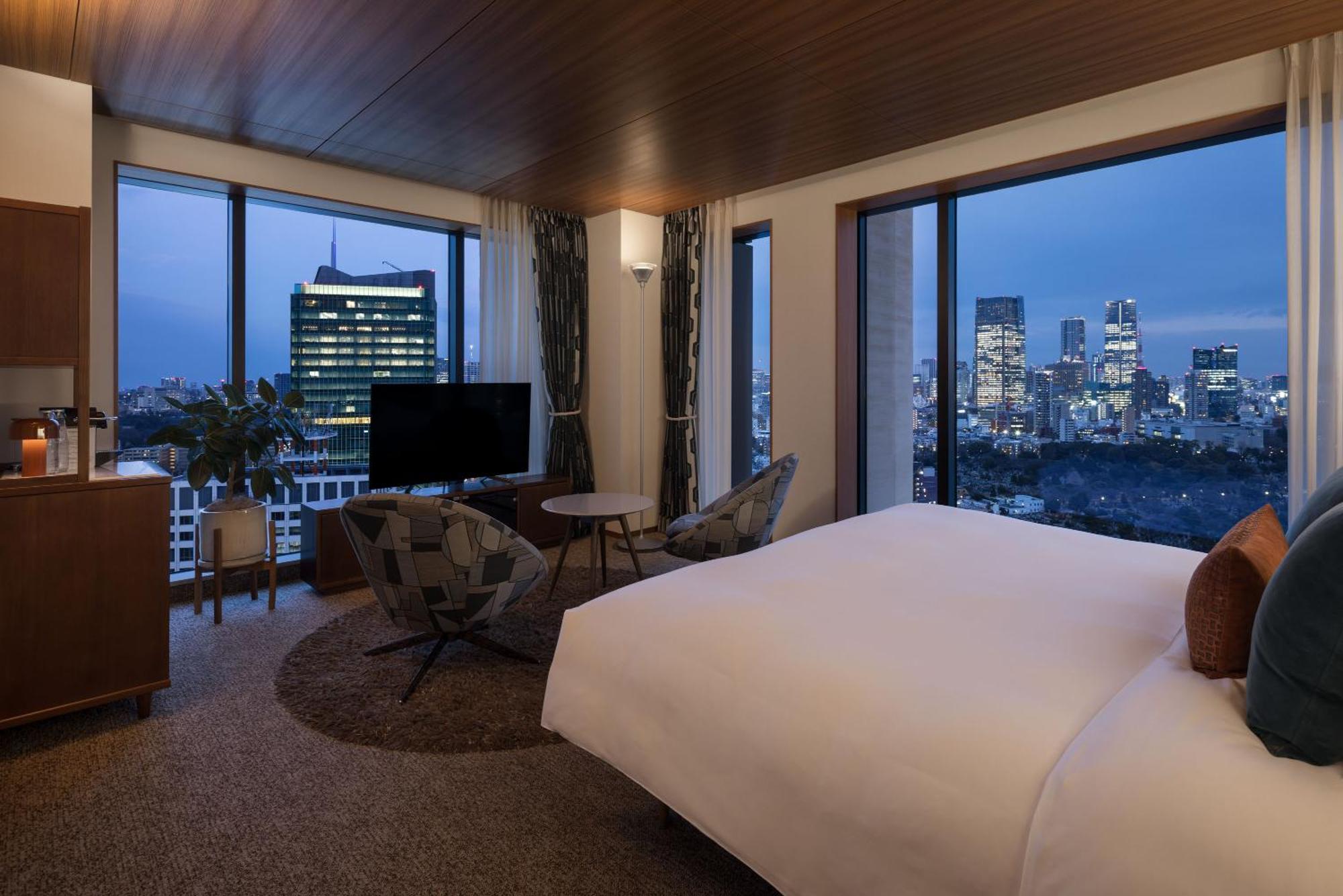 Deluxe King Room City View