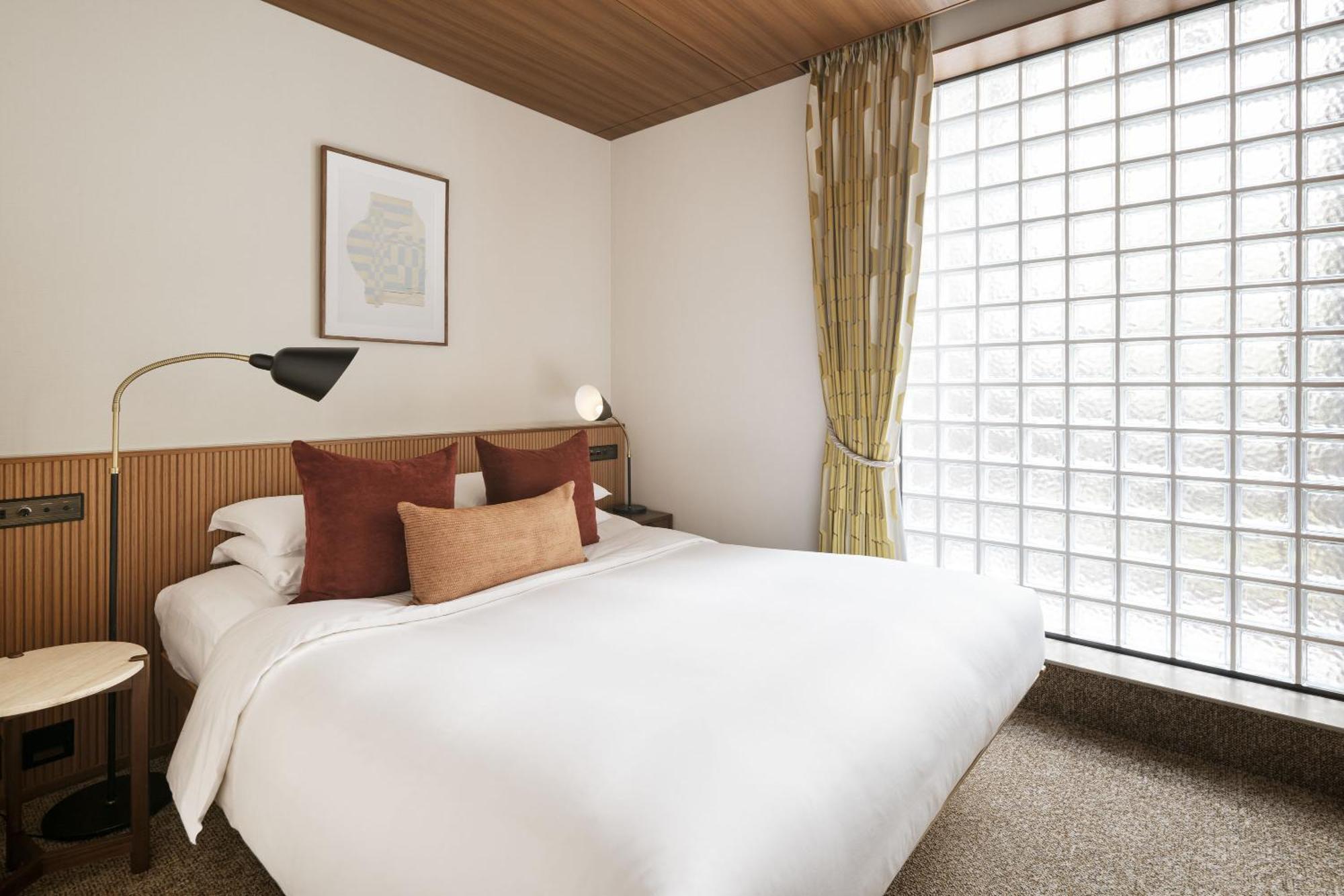 Standard Queen Room Garden View
