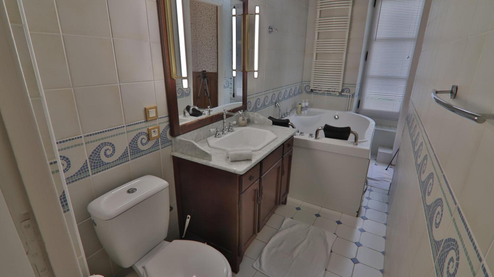 Chambre Double avec Baignoire Spa