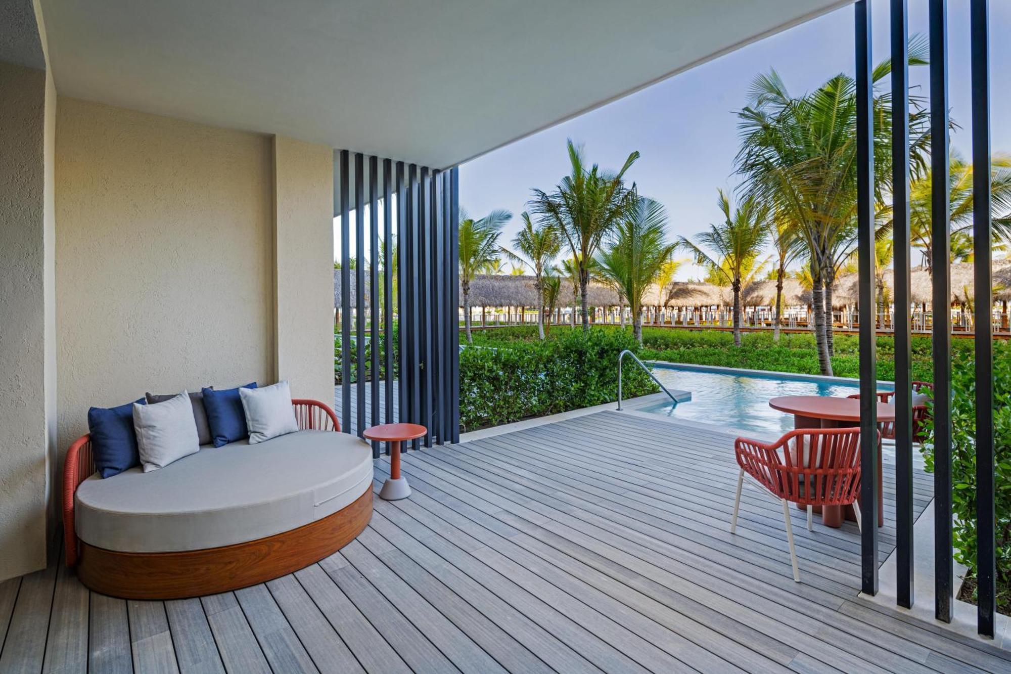 Deluxe Guest Room, Adult All-Inclusive, 2 King, Swim-up