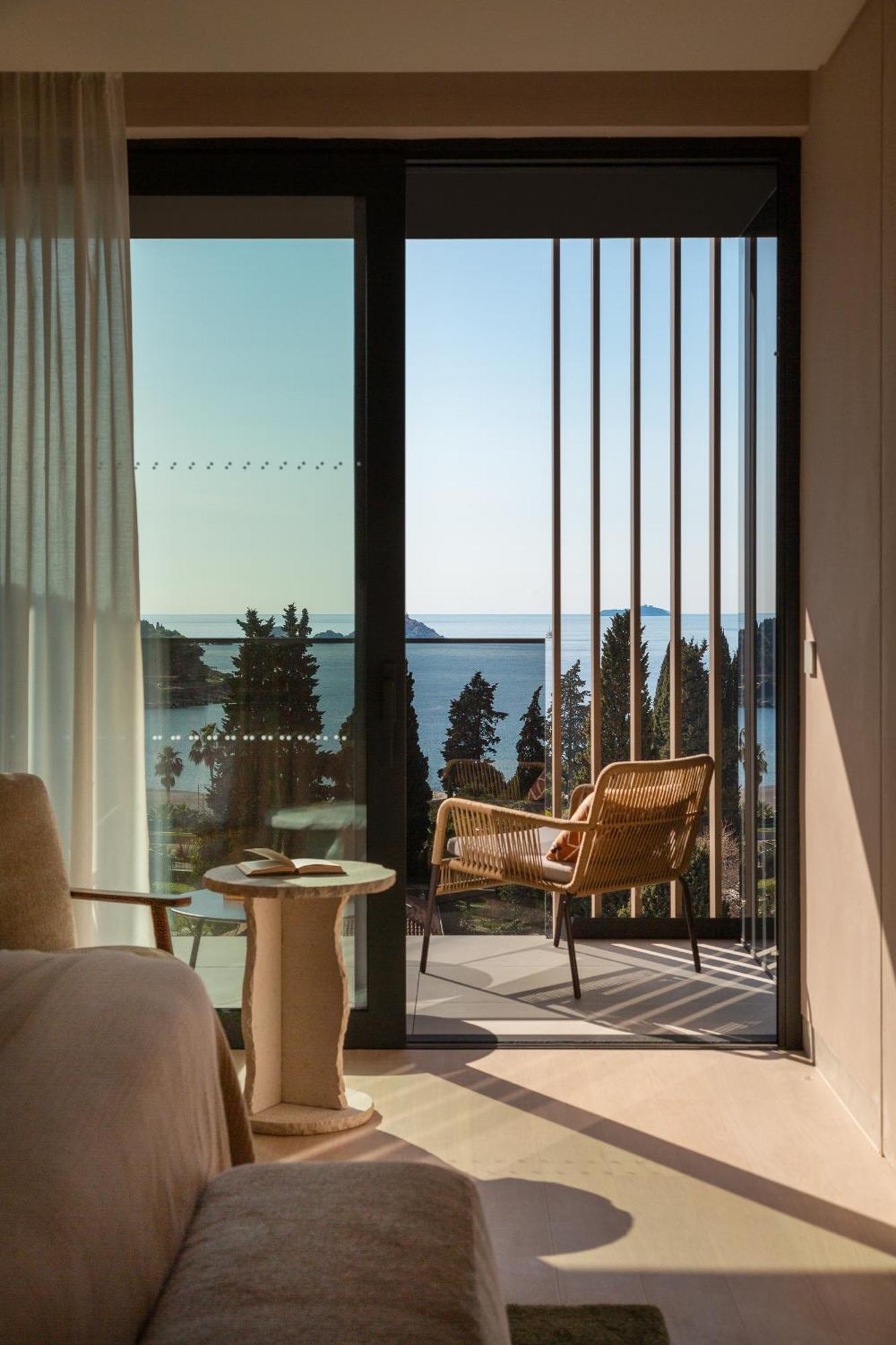 Premium Twin or Double Room Sea View Balcony