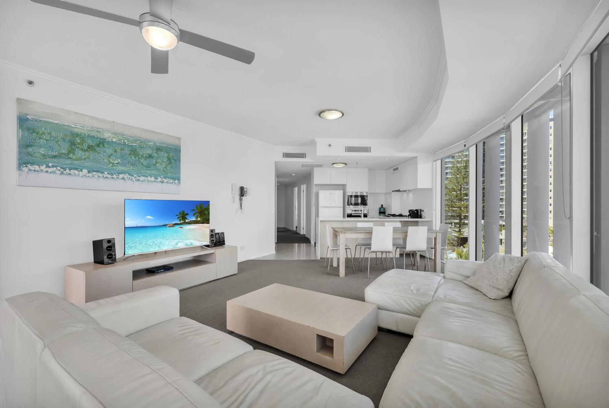 Three-Bedroom Apartment Beach View