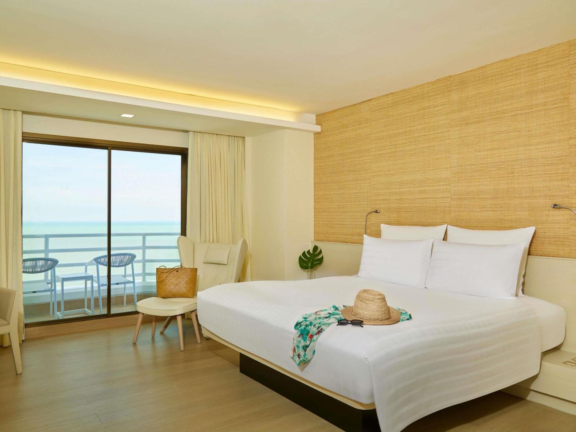Executive Zimmer mit Kingsize-Bett, Zugang zur Lounge und Meerblick