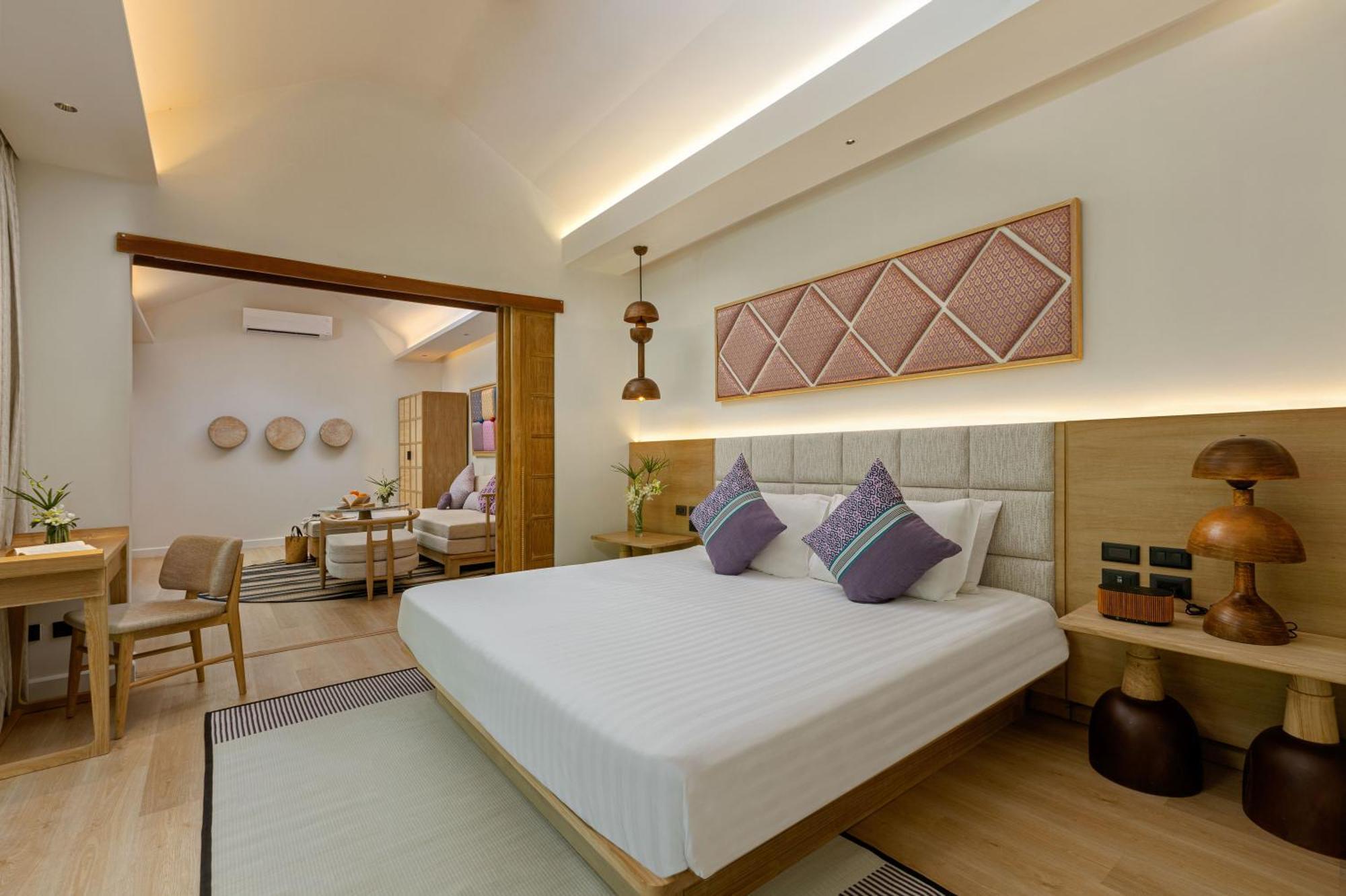 King Room,1765205740:JPEG