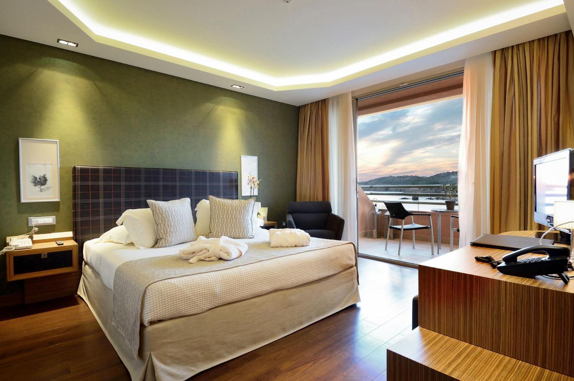Deluxe Double or Twin Room Sea View