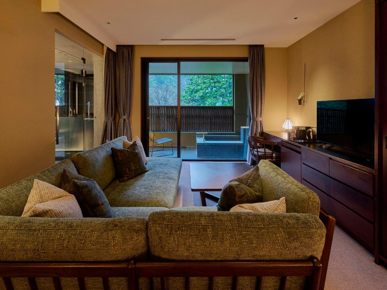 Stylish Suite Twin