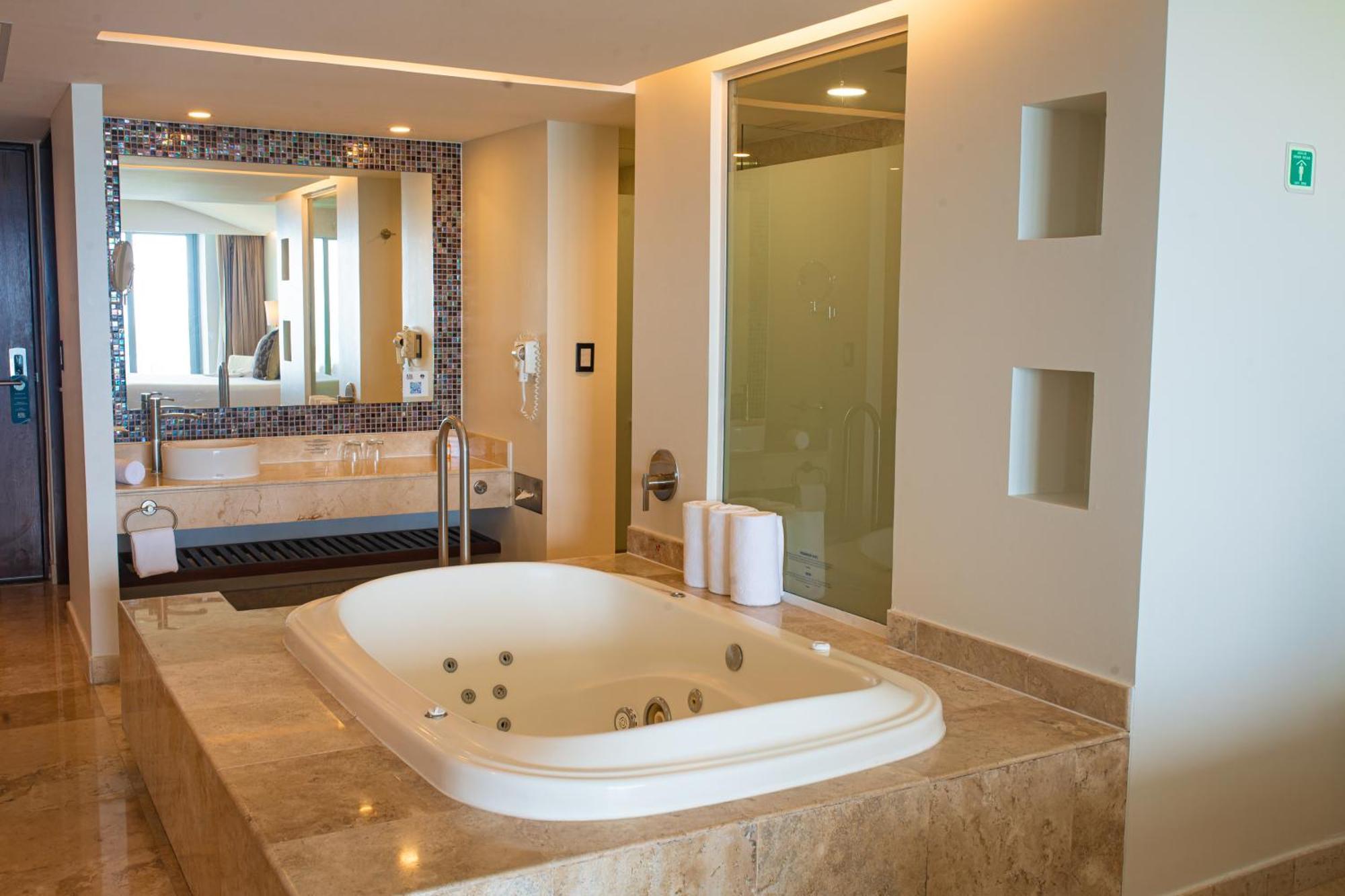 Luxury Suite