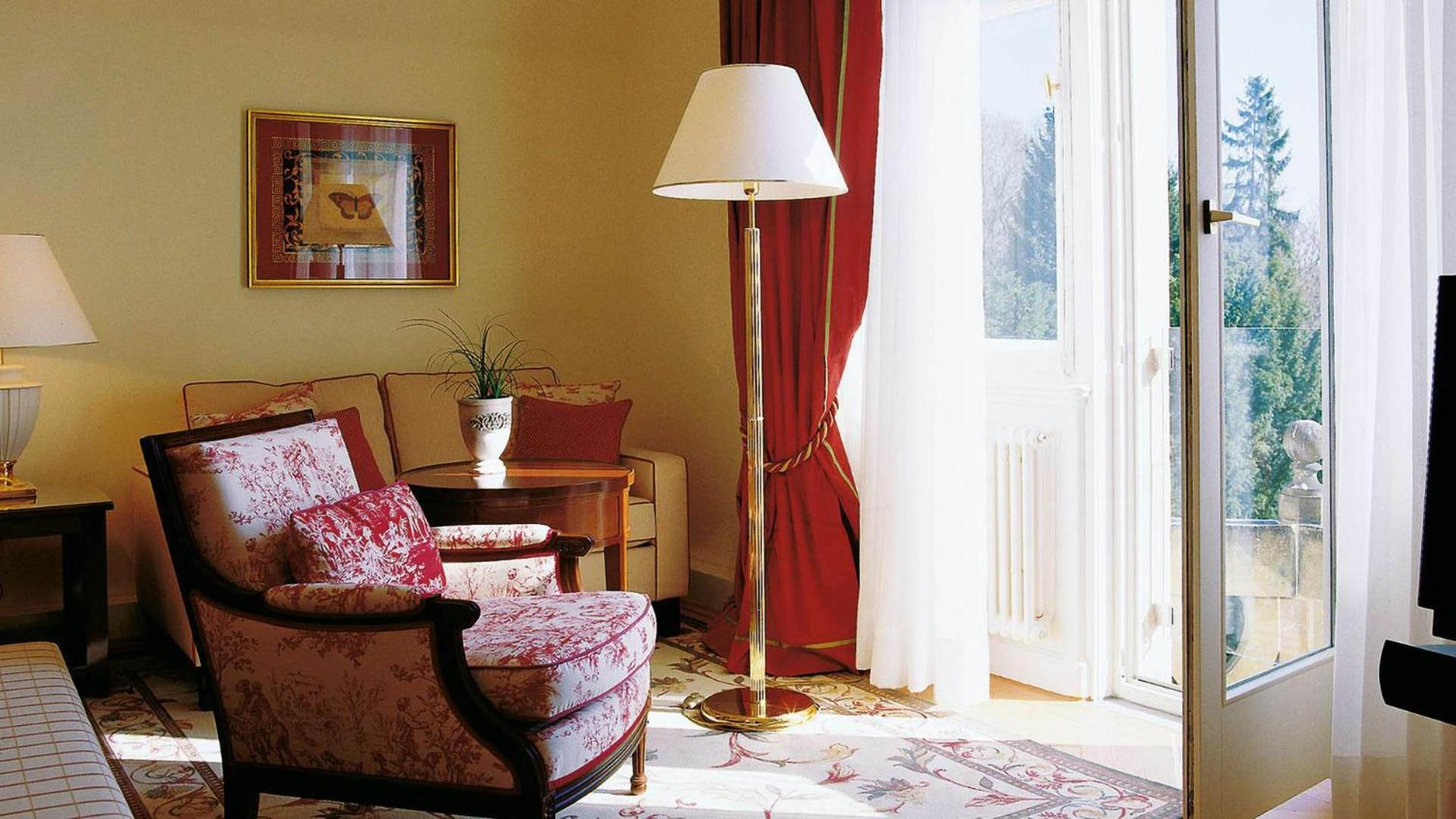 Deluxe Guest room 1 King Garden view