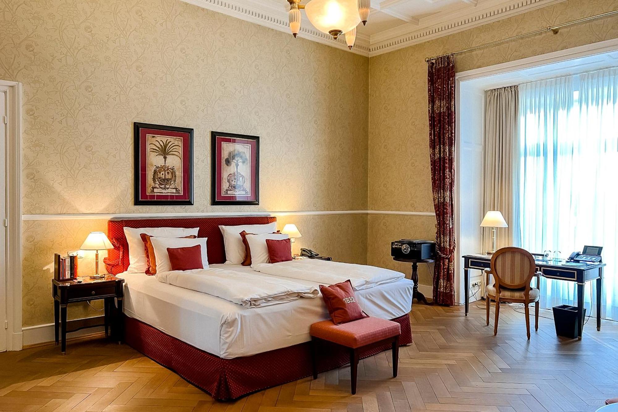 Grand Deluxe Larger Guest room 1 King Garden view