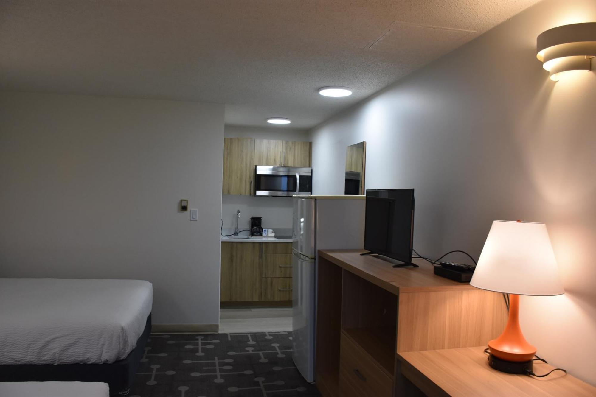 Queen Room Two Queen Beds Kitchenette Non-Smoking