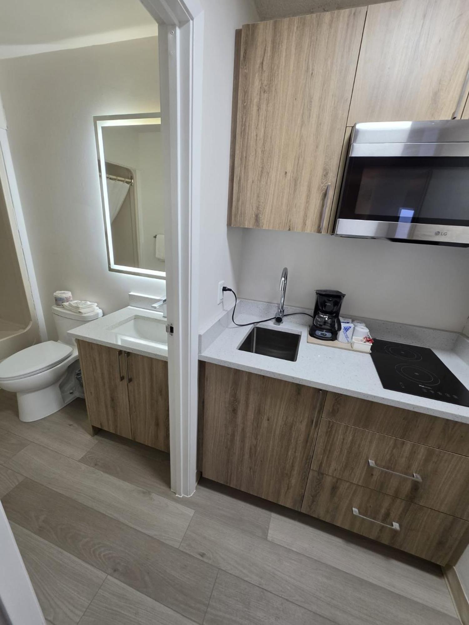 Queen Room Two Queen Beds Kitchenette Non-Smoking