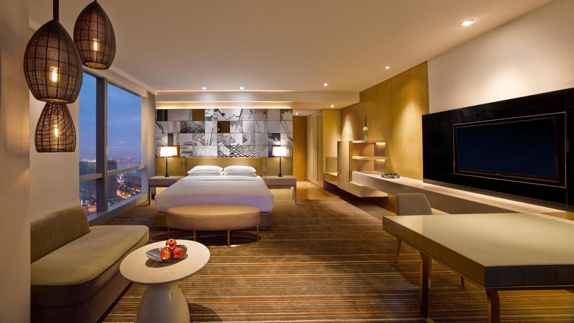 Premium King Room