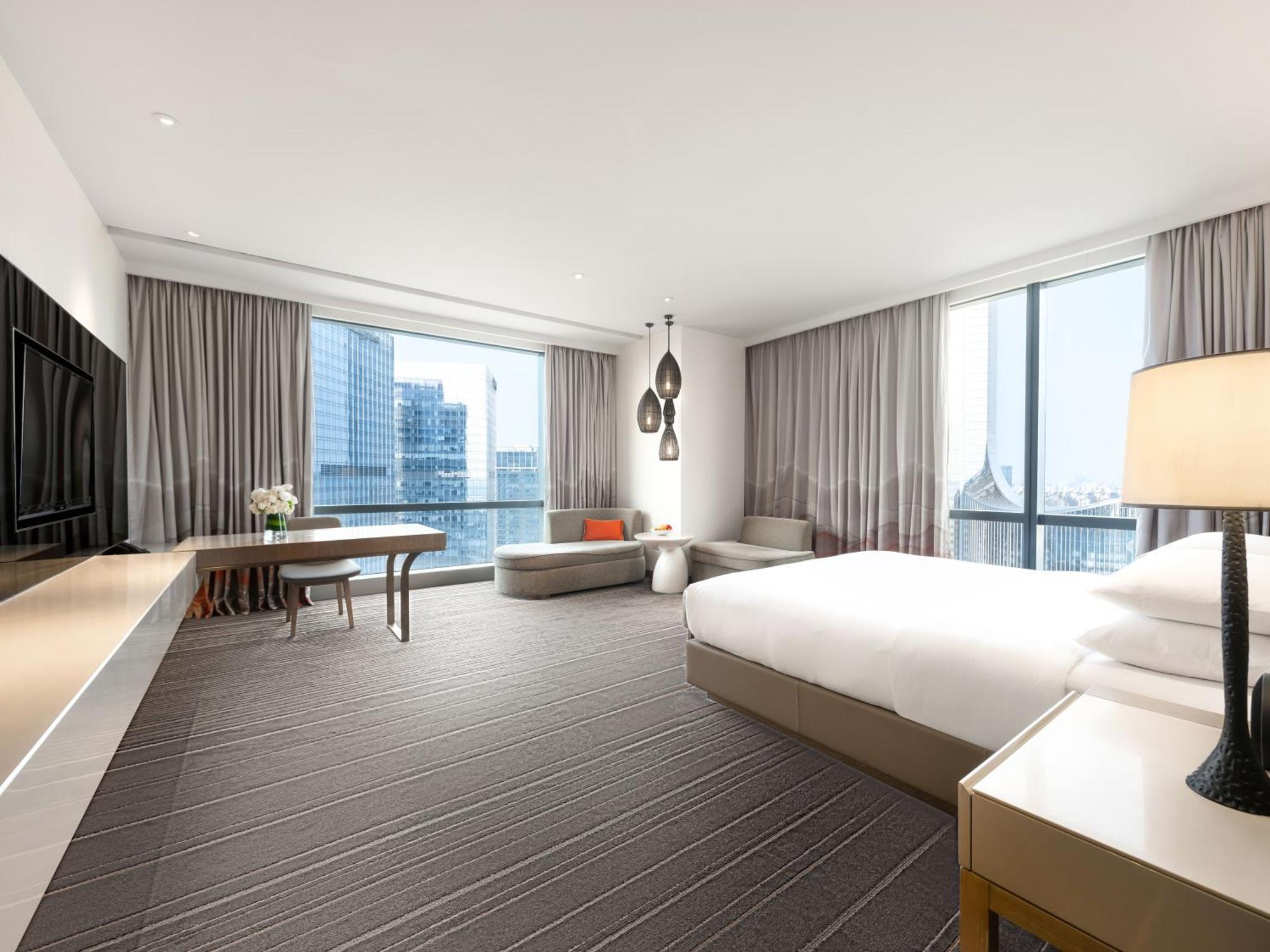 Deluxe King Room