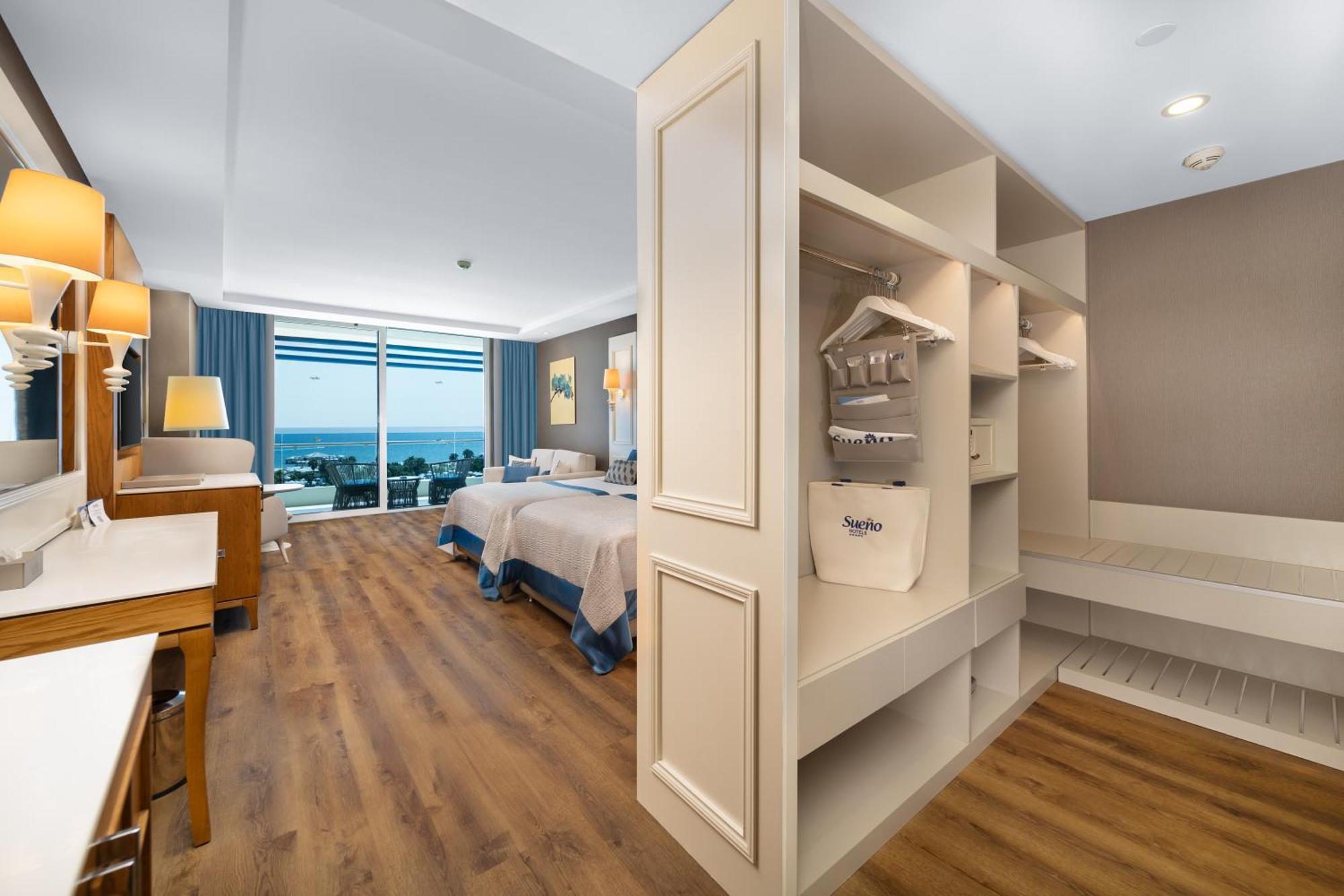 Deluxe Room Sea View