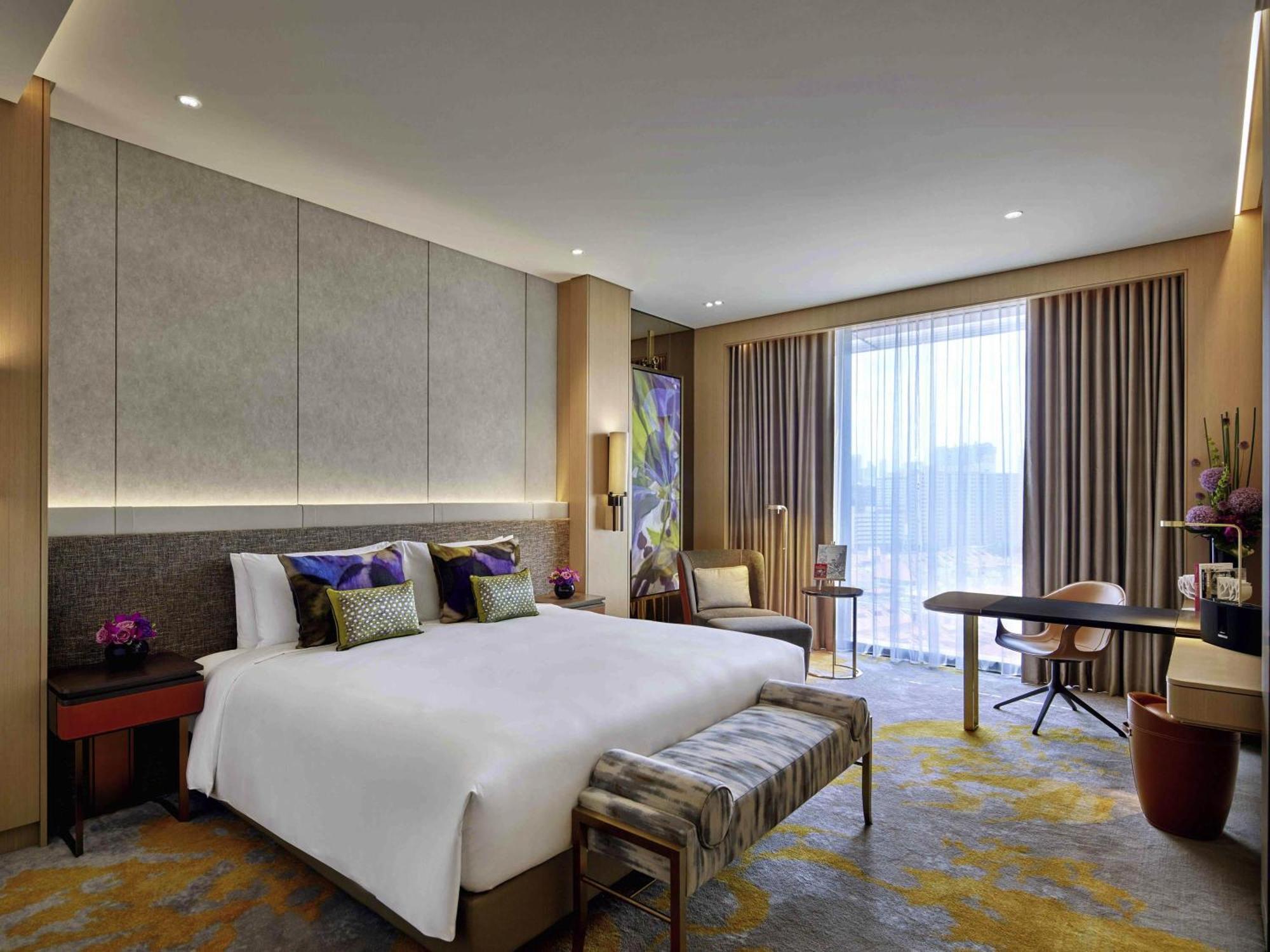 LUXURY PREMIUM ROOM, 1 King Bed, High Floor,1765411338:JPEG