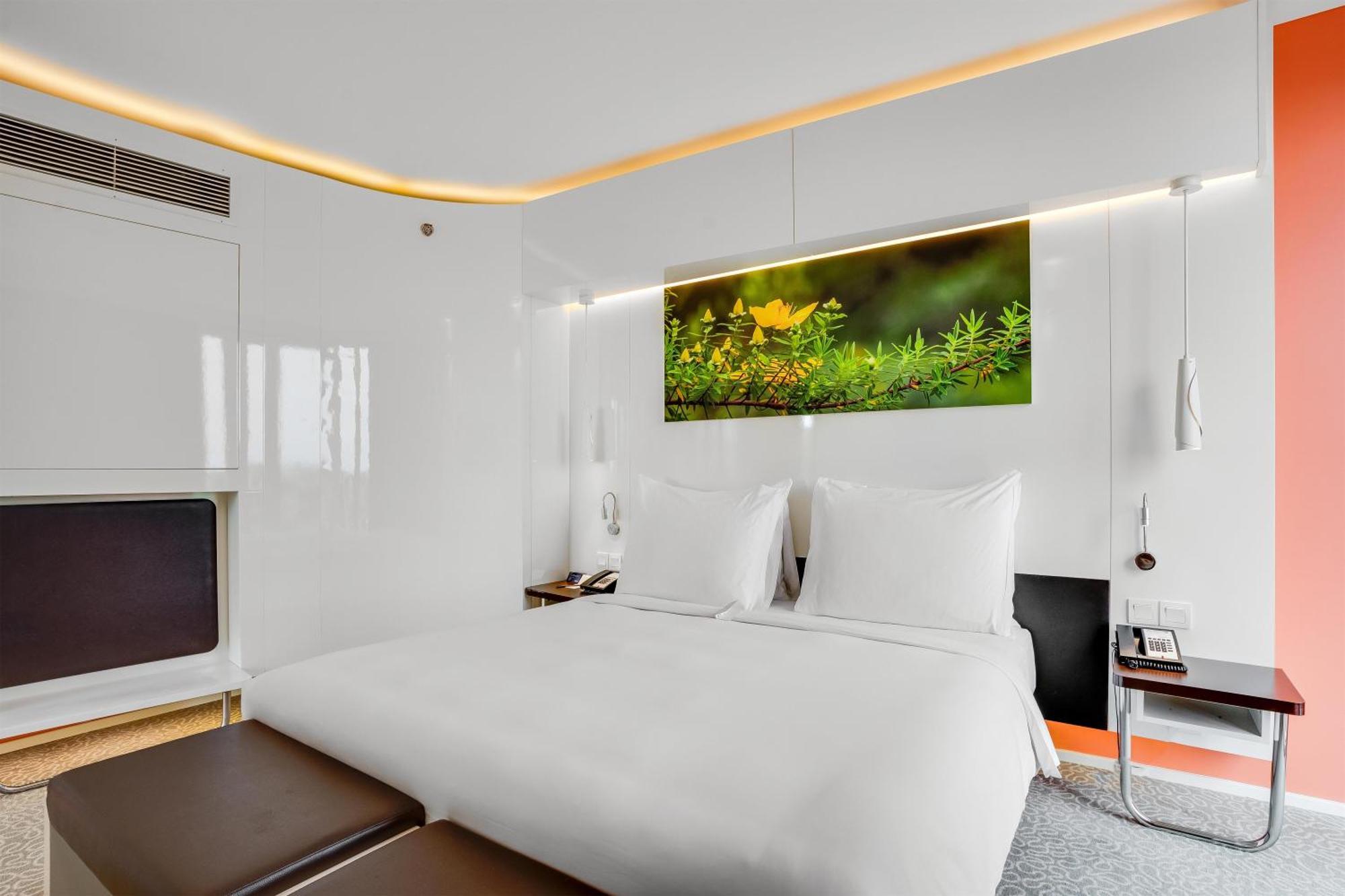Junior Suite Balcony Lounge Access