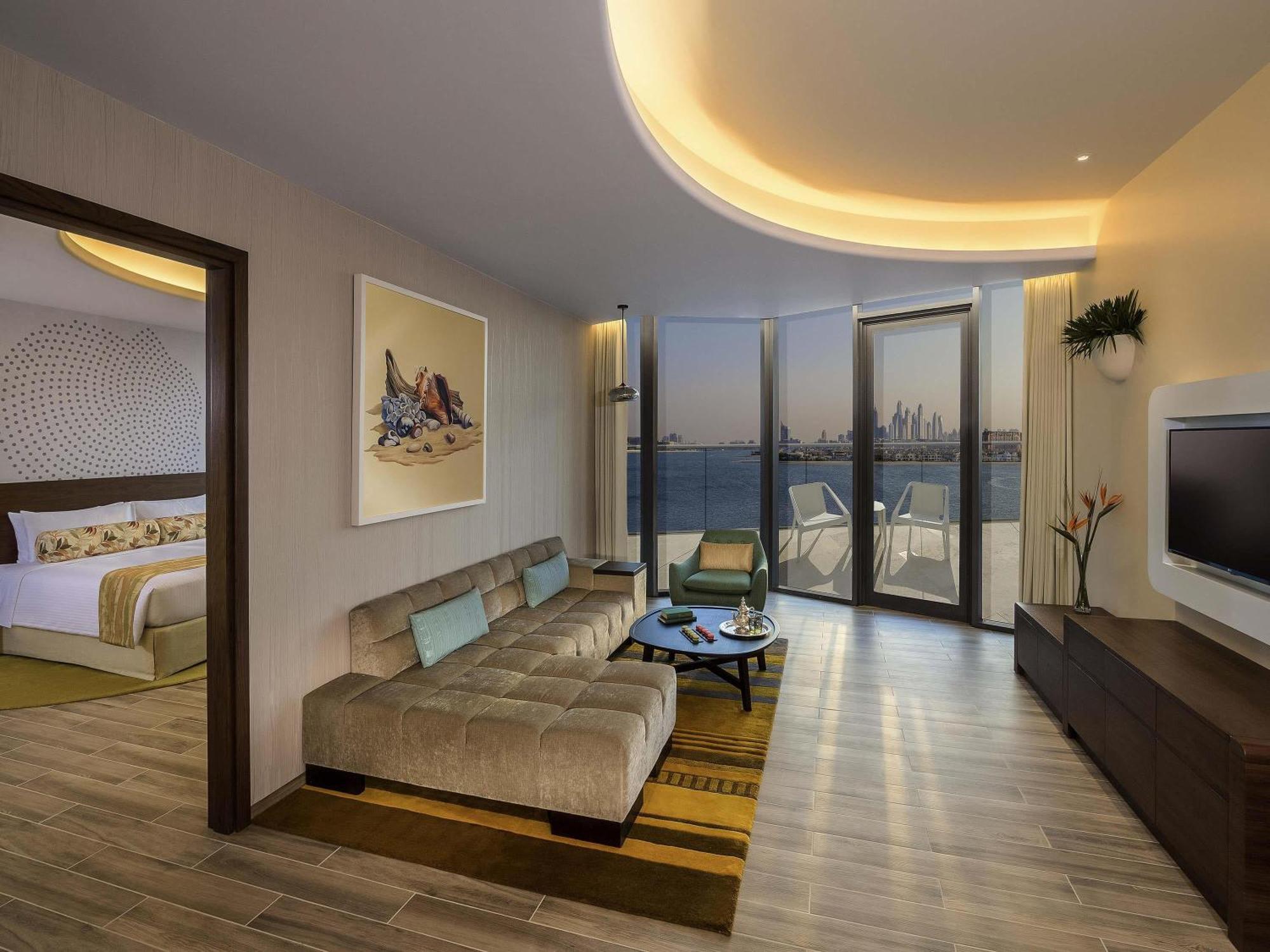 Premium One-Bedroom Suite with Balcony and Sea View - Club Lounge Access
