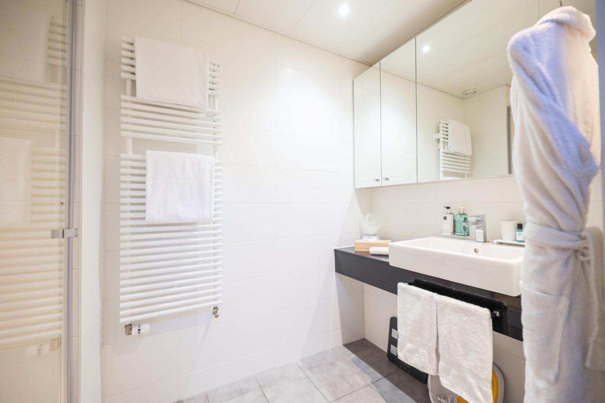One-Bedroom Apartment – Air-Conditioned