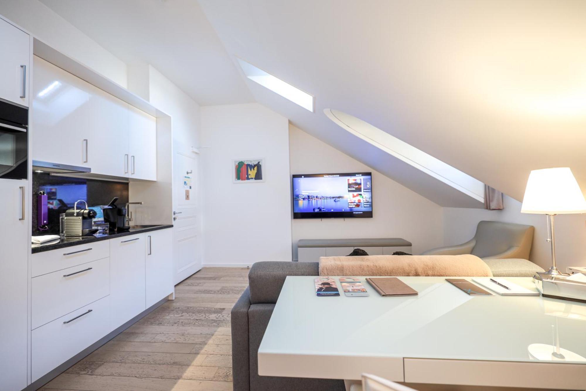 One-Bedroom Apartment – Air-Conditioned
