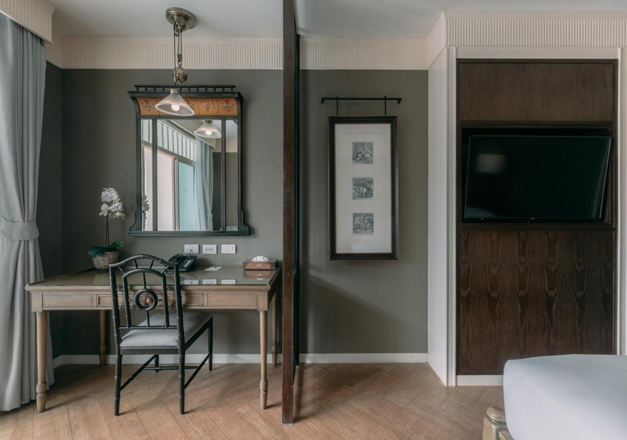 Deluxe Double Room with Pool Access