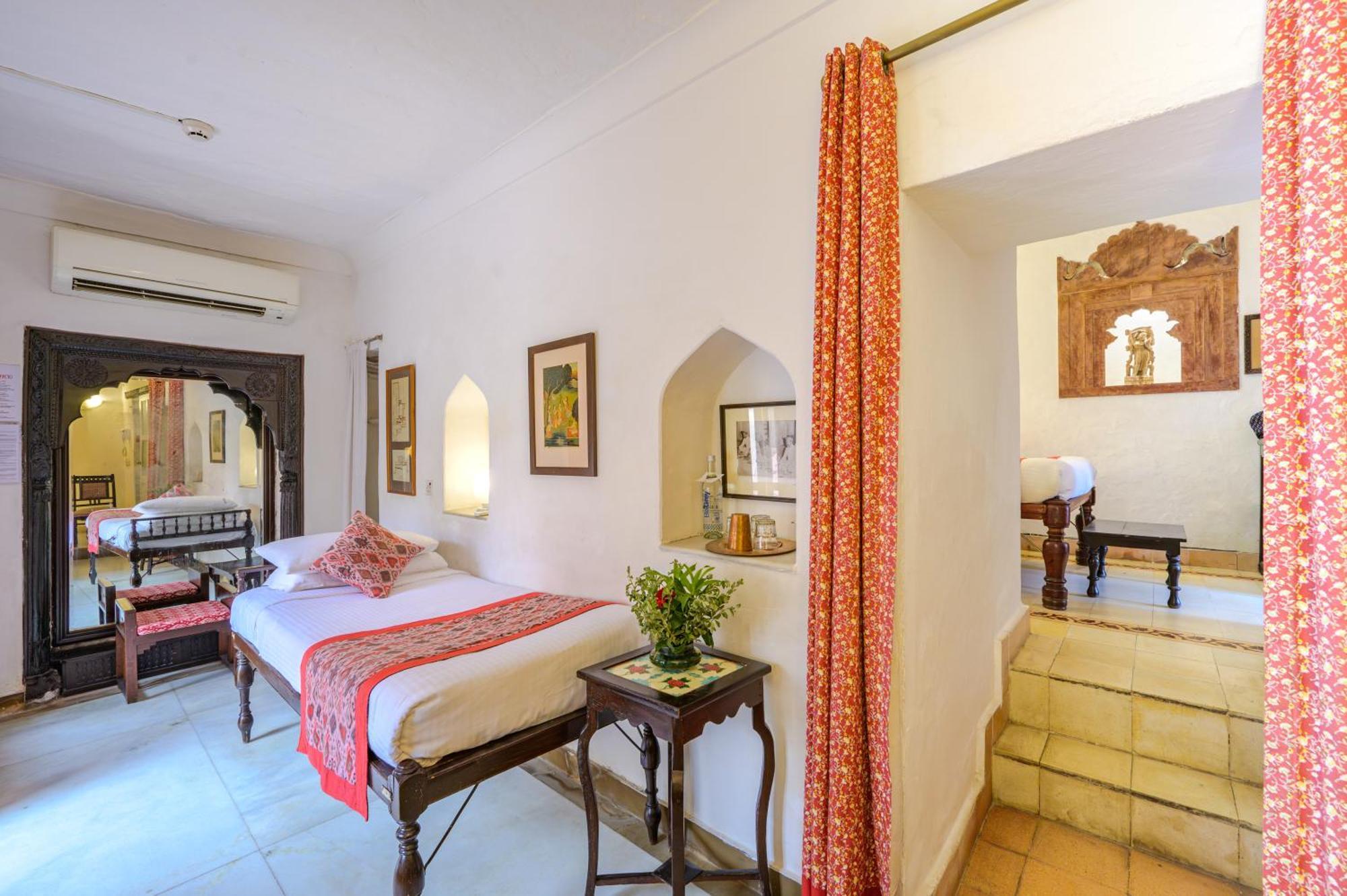 Heritage Romance Room Enjoy a on spa laundry vintage car services alongside complimentary evening tea guided fort tours morning yoga 700 AM – 800 AM
