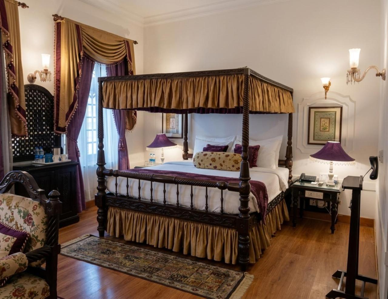 Crown Club Suite With Bathtub