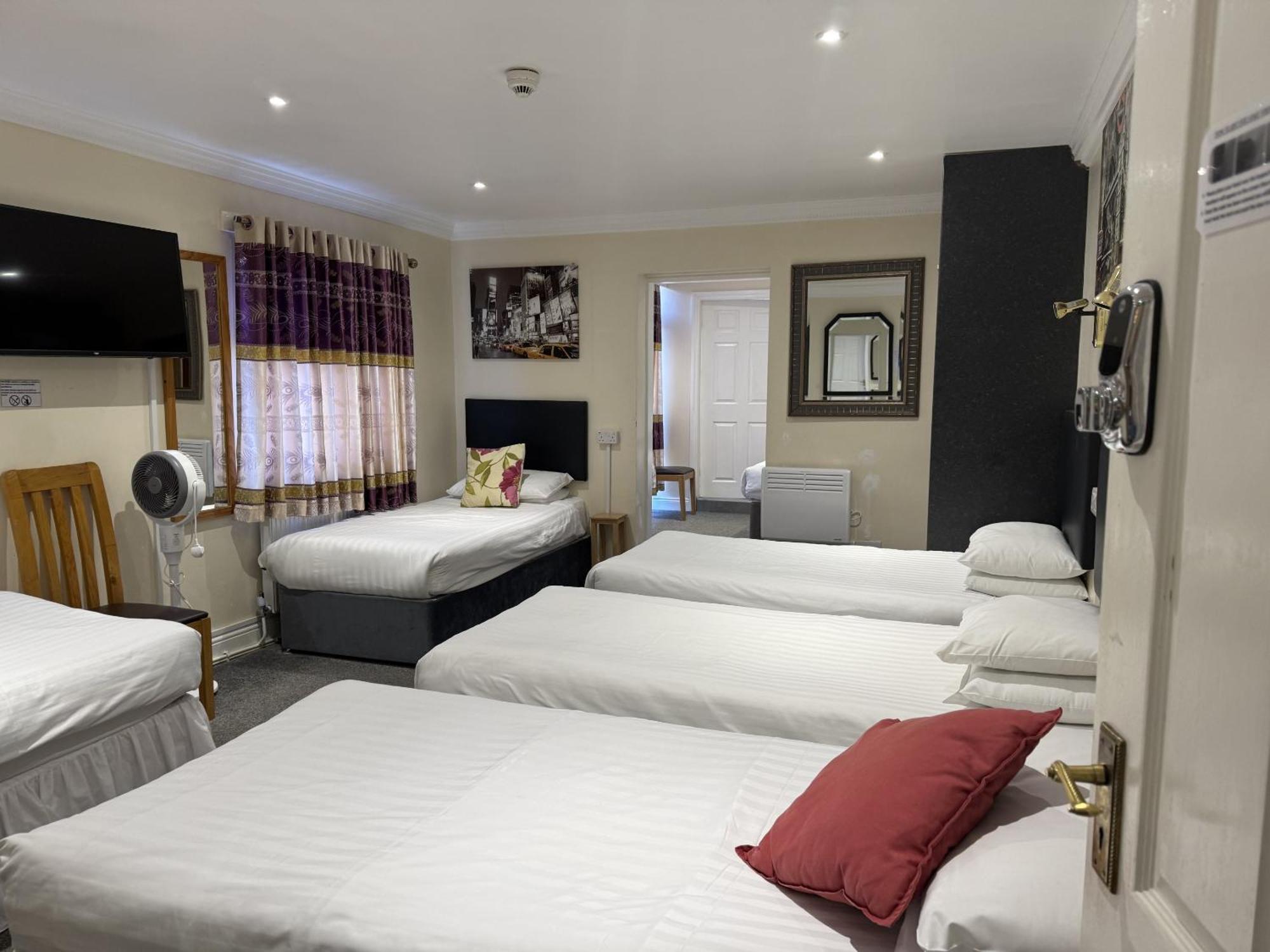 Deluxe Family Room