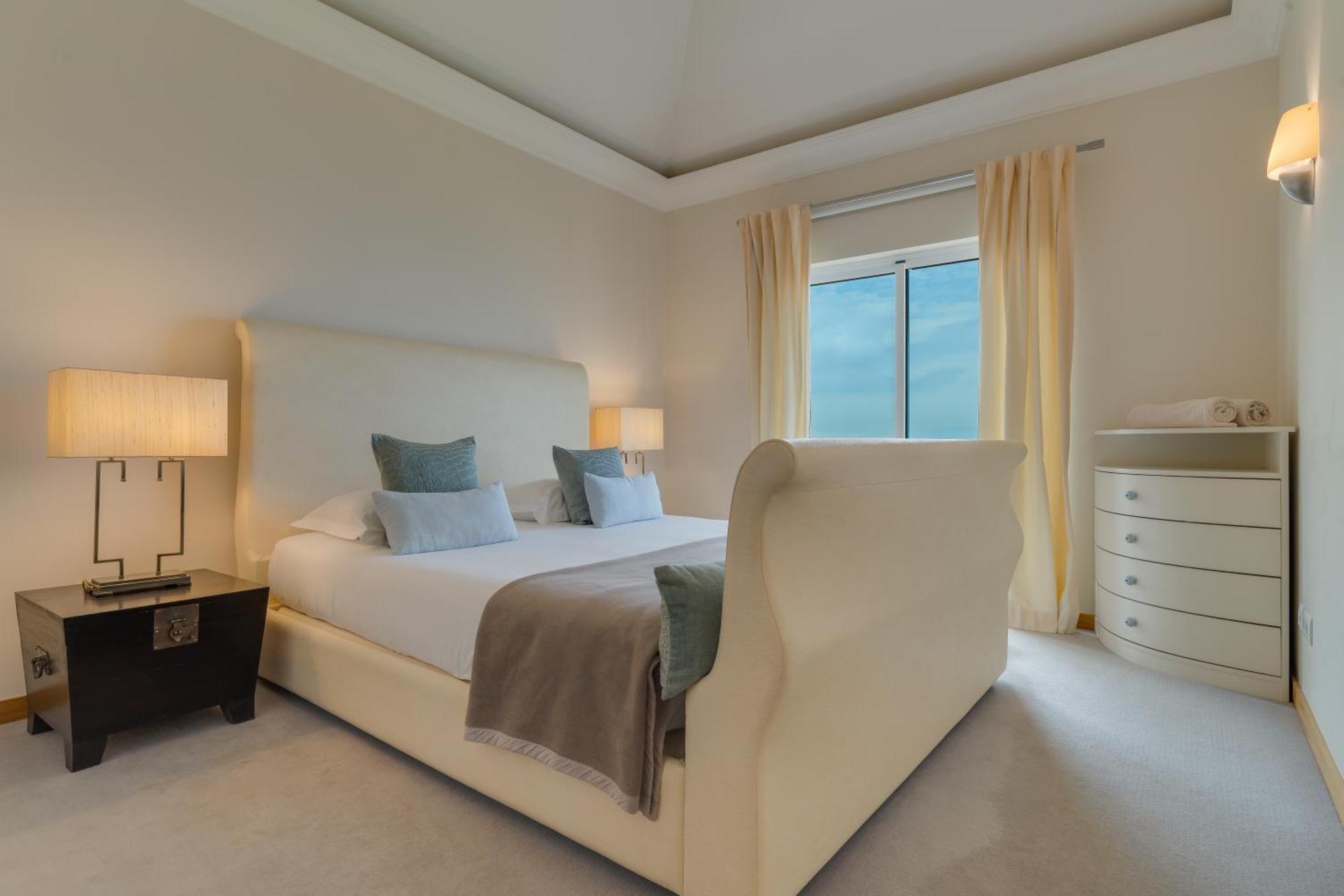 Two-Bedroom Apartment Sea View